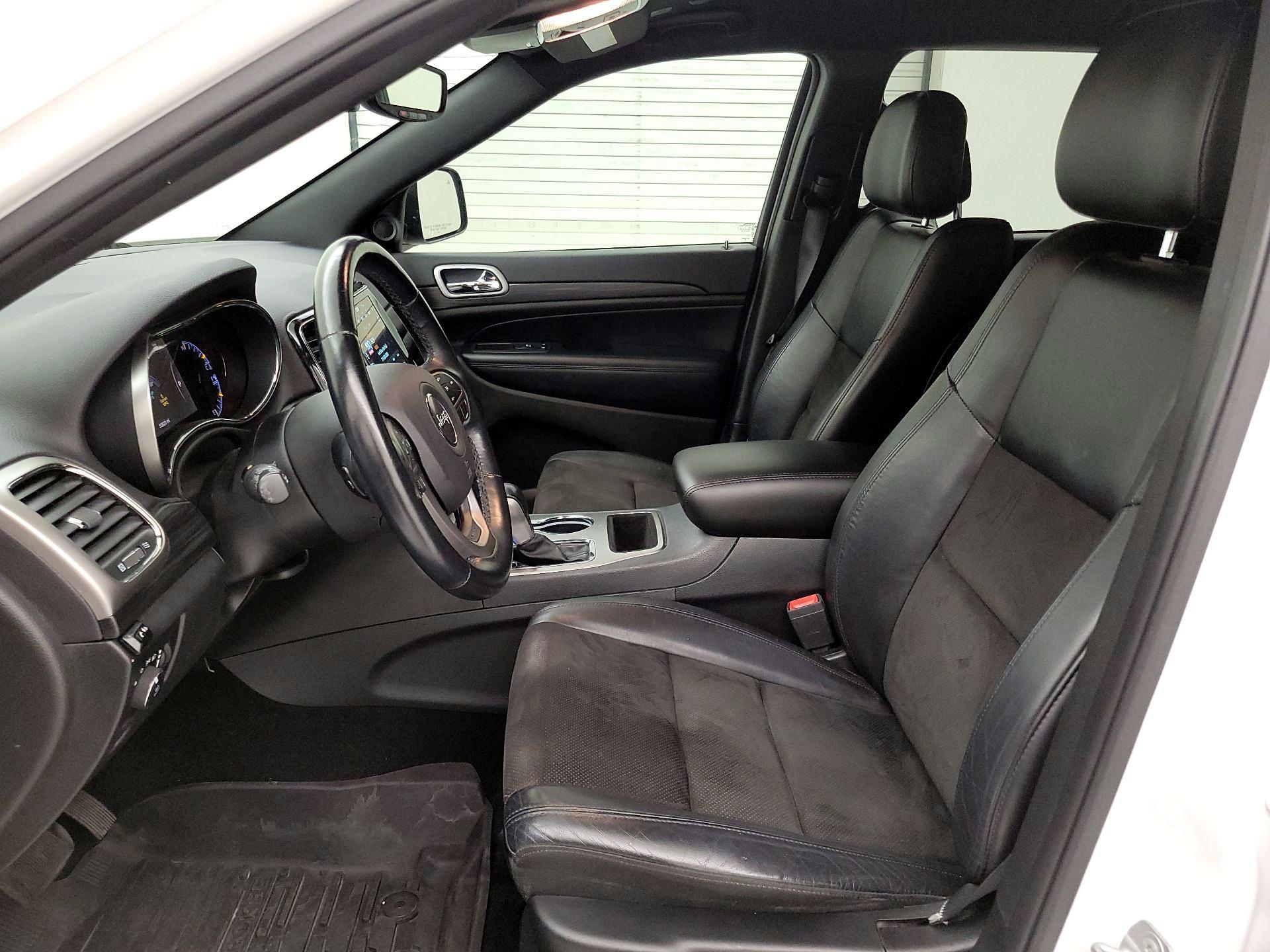 Thumbnail: 2020 Jeep Grand Cherokee - 11