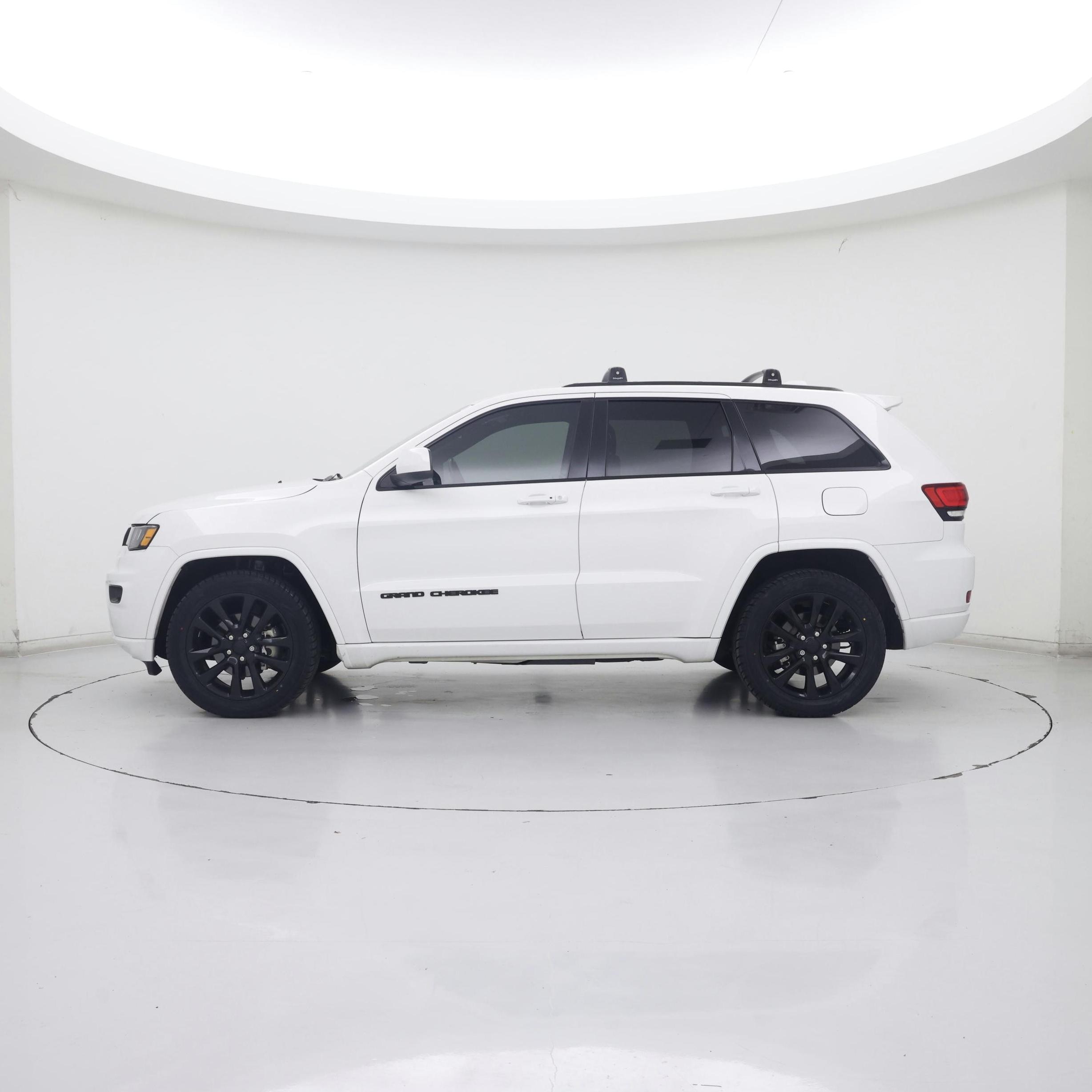 Thumbnail: 2020 Jeep Grand Cherokee - 3