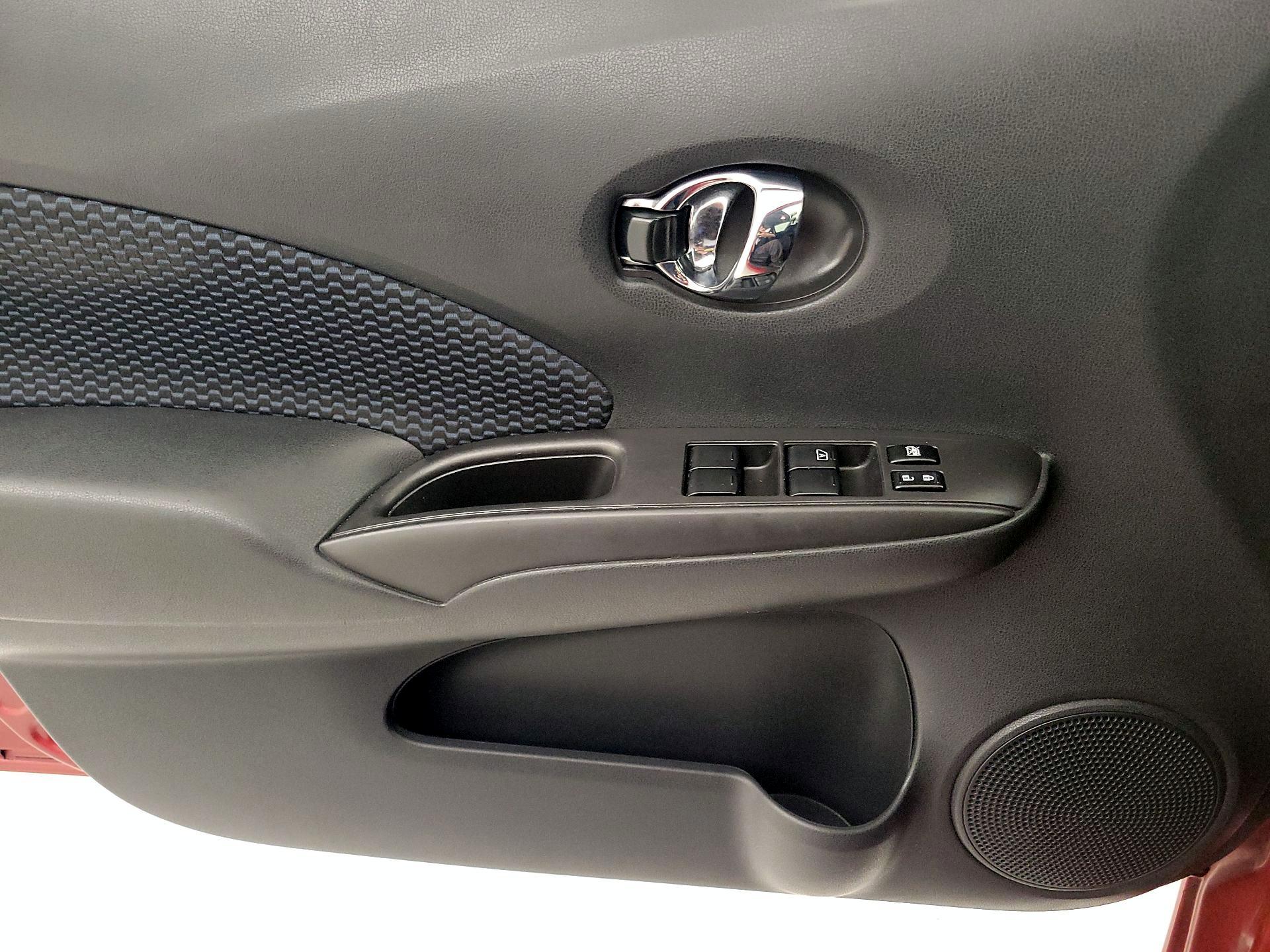 Thumbnail: 2016 Nissan Versa Note - 12