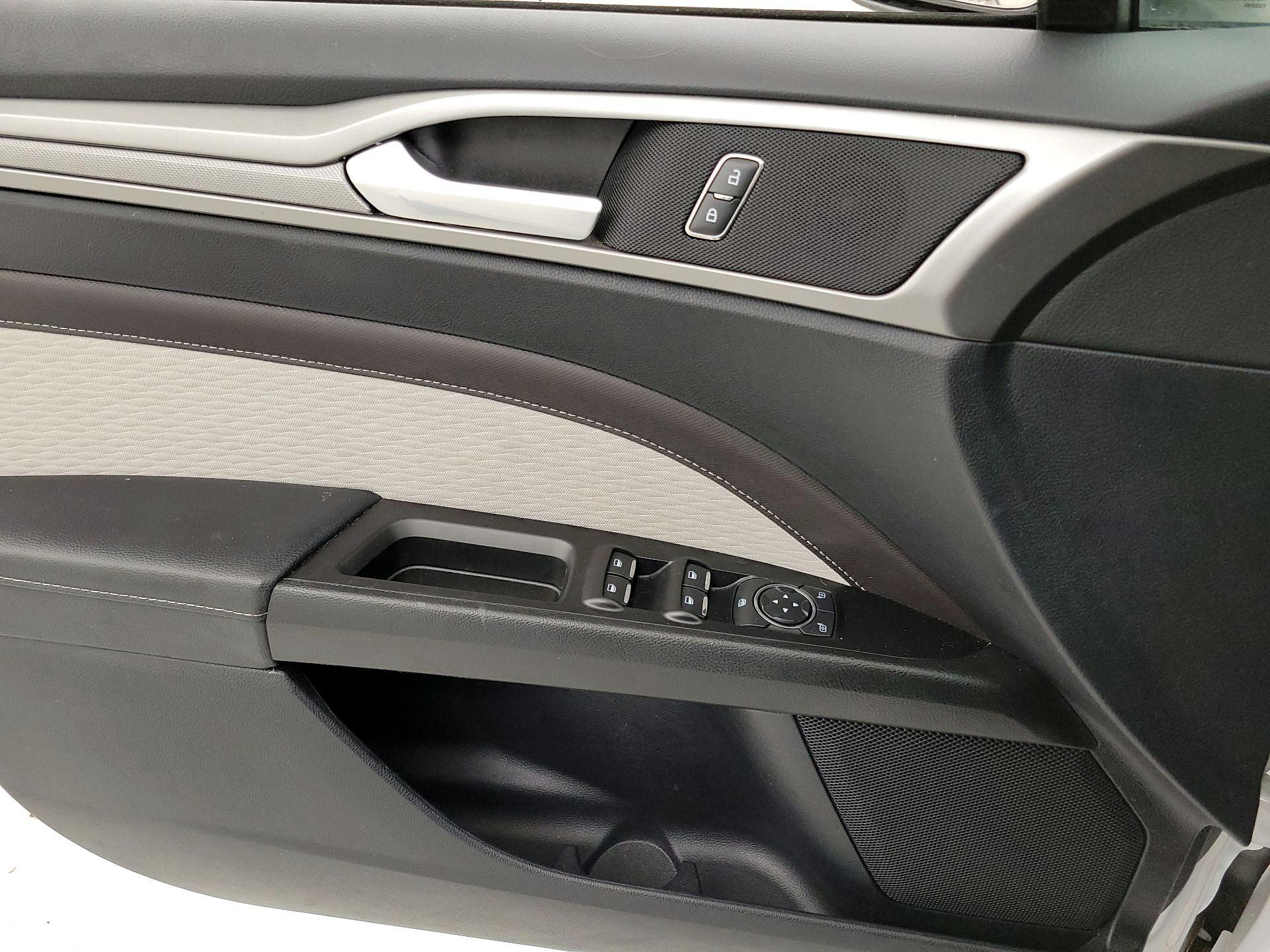 Thumbnail: 2019 Ford Fusion - 12