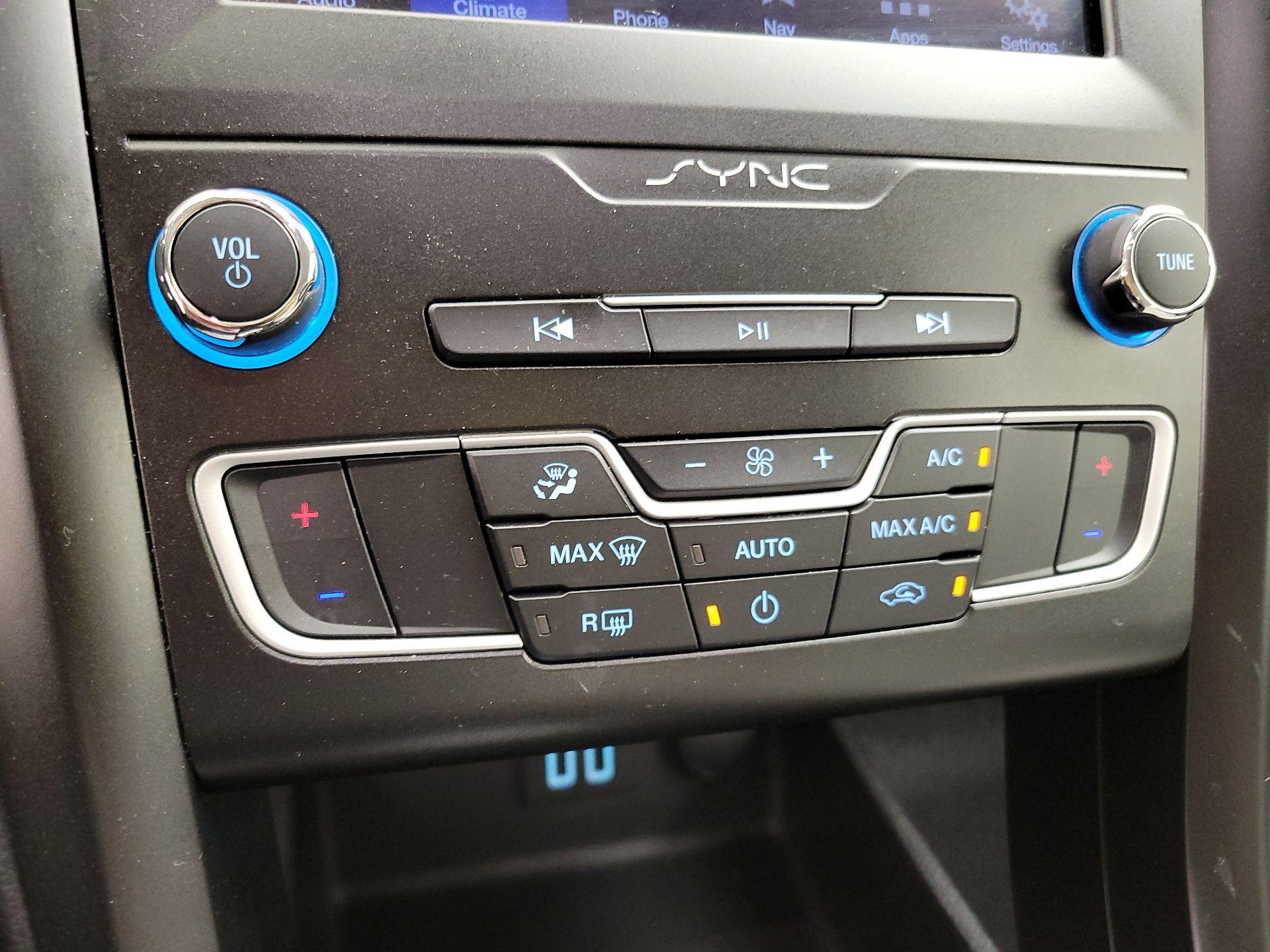 Thumbnail: 2019 Ford Fusion - 17