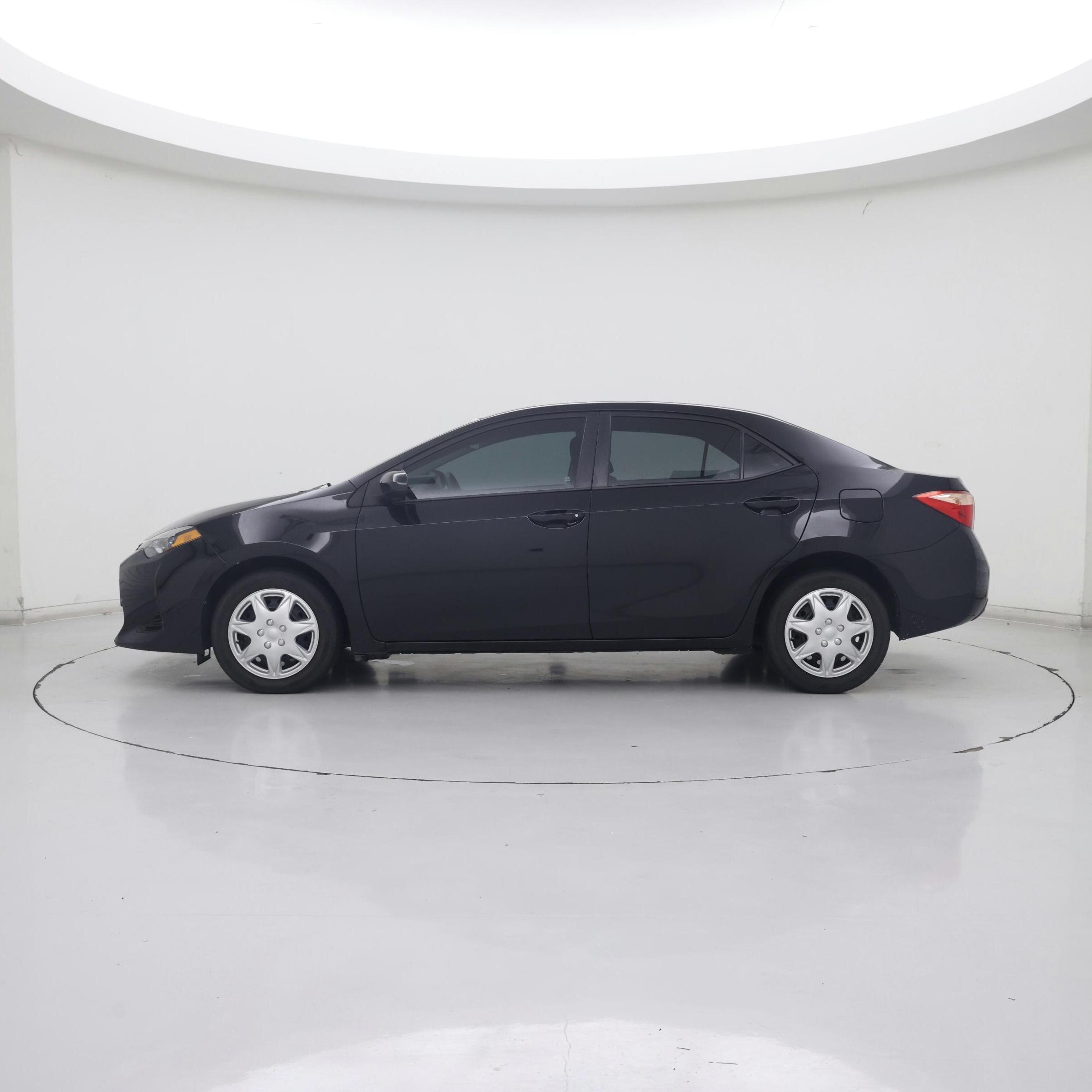 Thumbnail: 2018 Toyota Corolla - 3