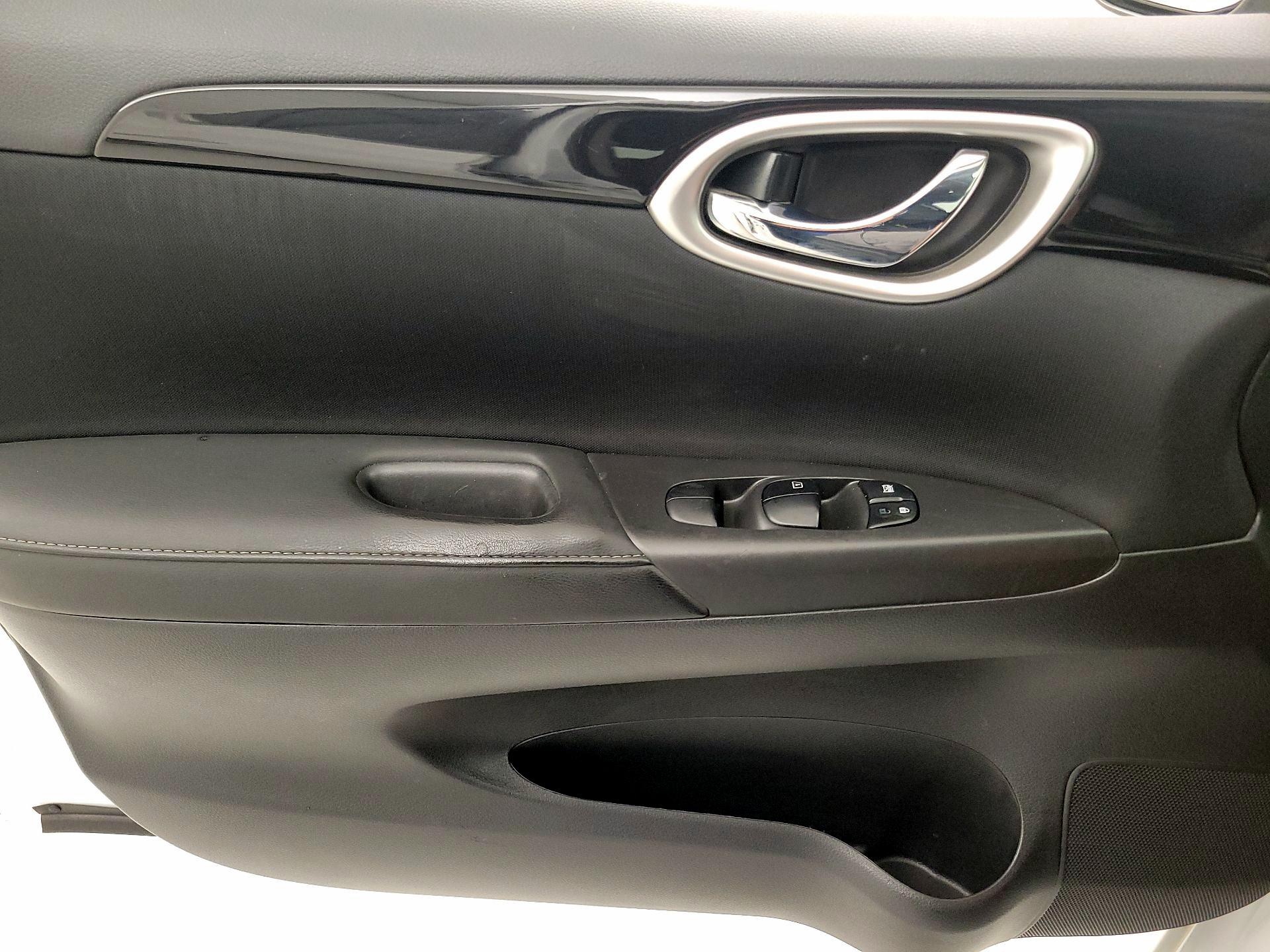 Thumbnail: 2019 Nissan Sentra - 12