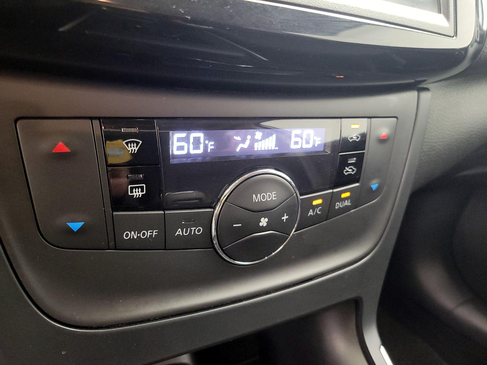 Thumbnail: 2019 Nissan Sentra - 16