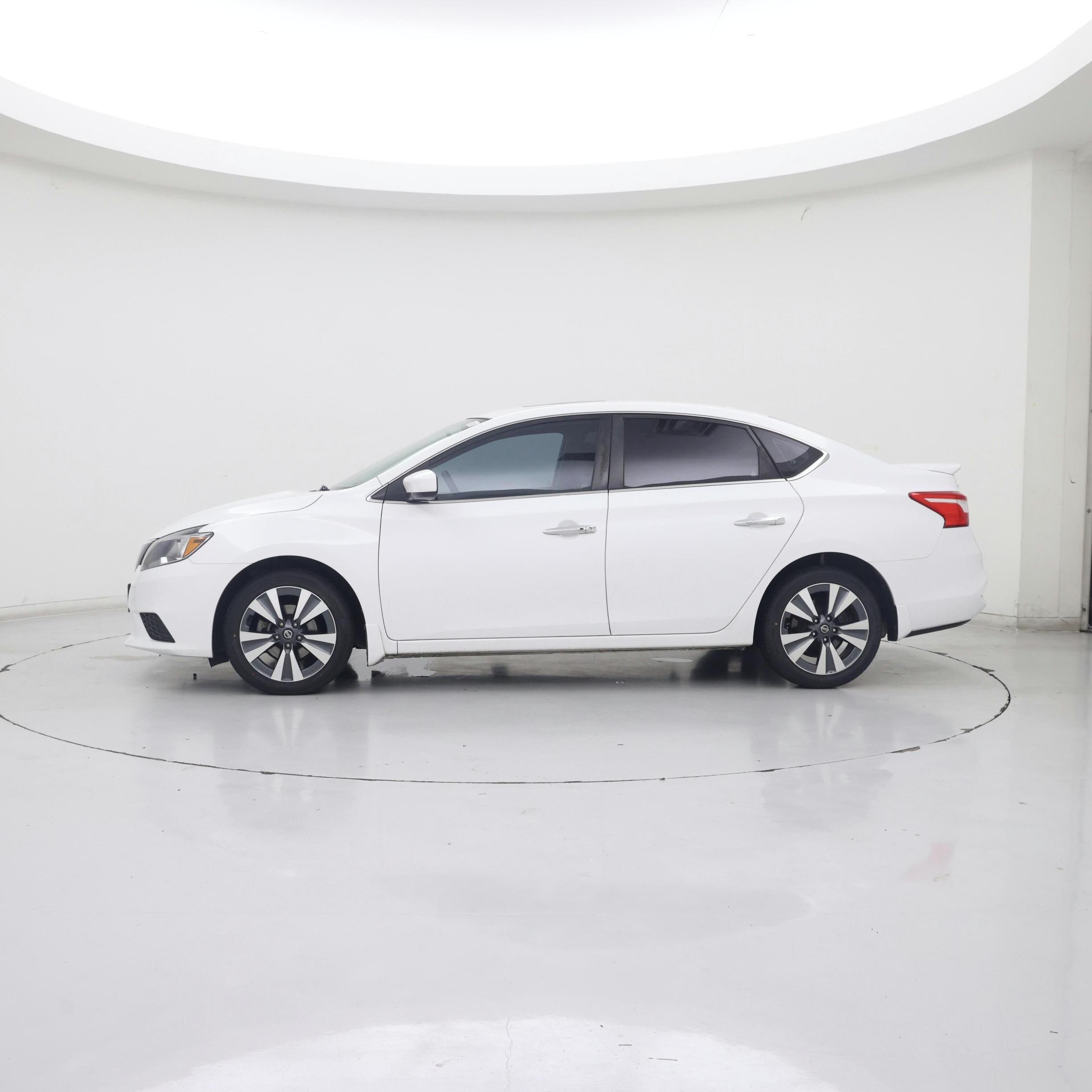 Thumbnail: 2019 Nissan Sentra - 3