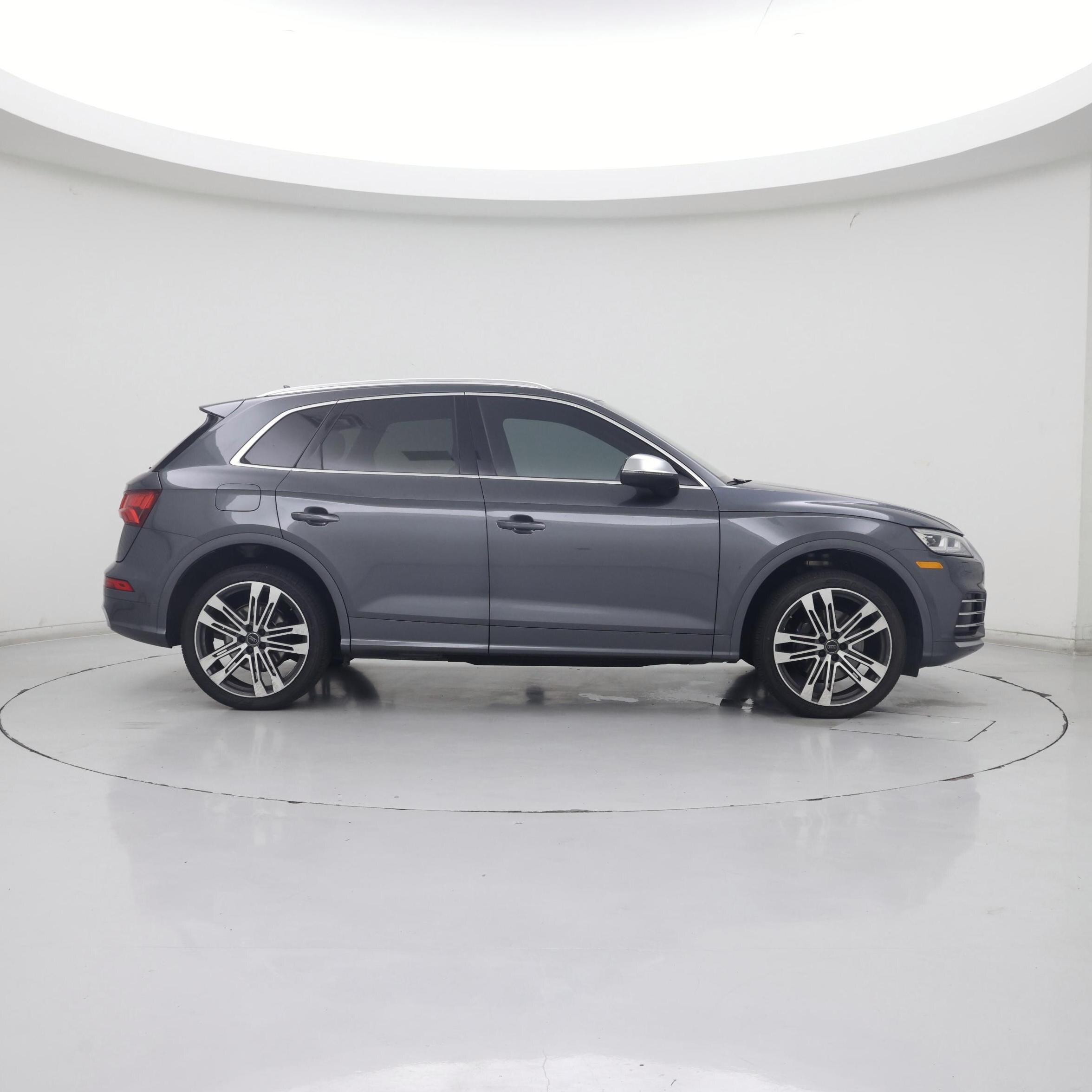 Thumbnail: 2020 Audi SQ5 - 7