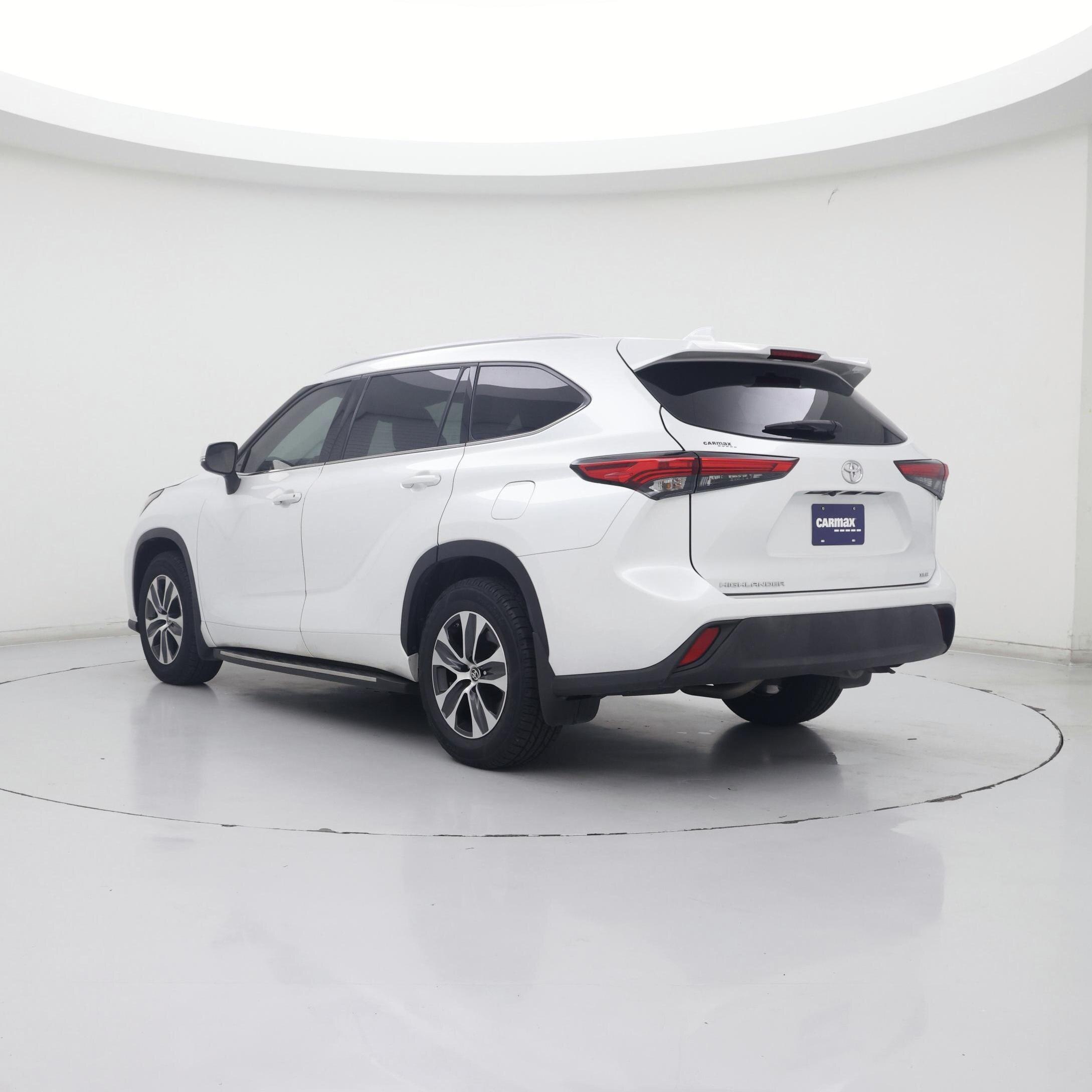 Thumbnail: 2022 Toyota Highlander - 2