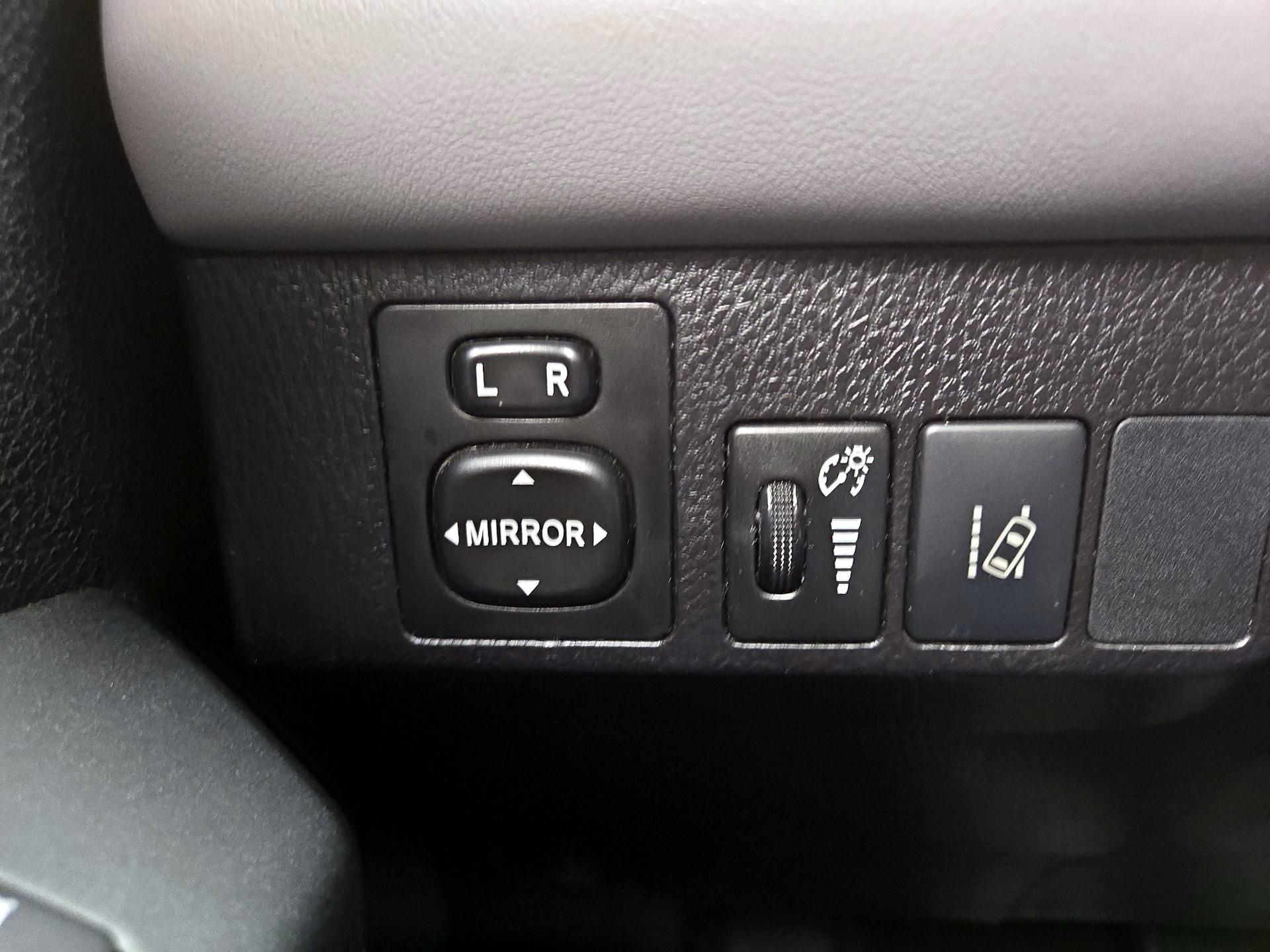 Thumbnail: 2018 Toyota RAV4 - 13