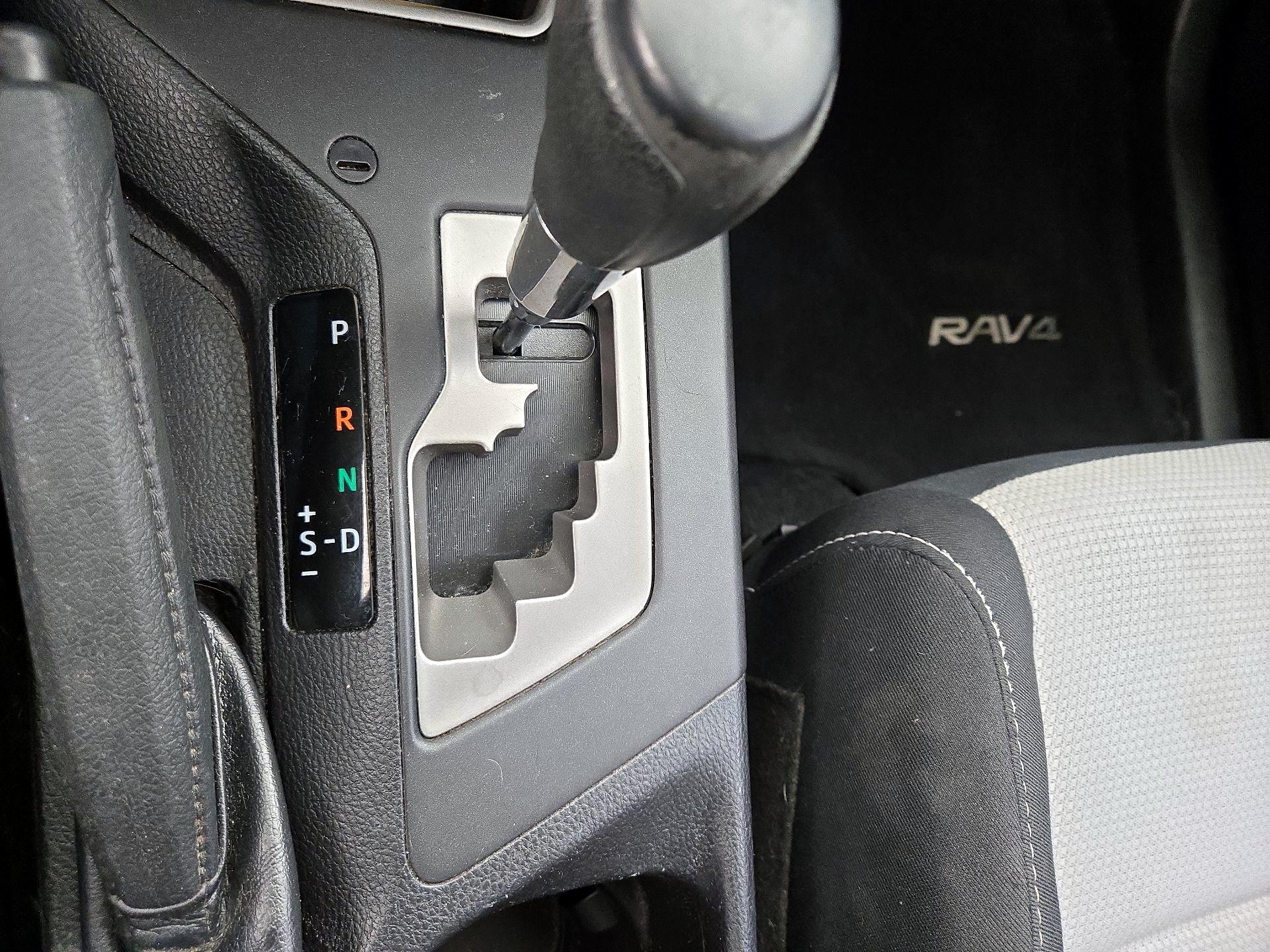 Thumbnail: 2018 Toyota RAV4 - 17