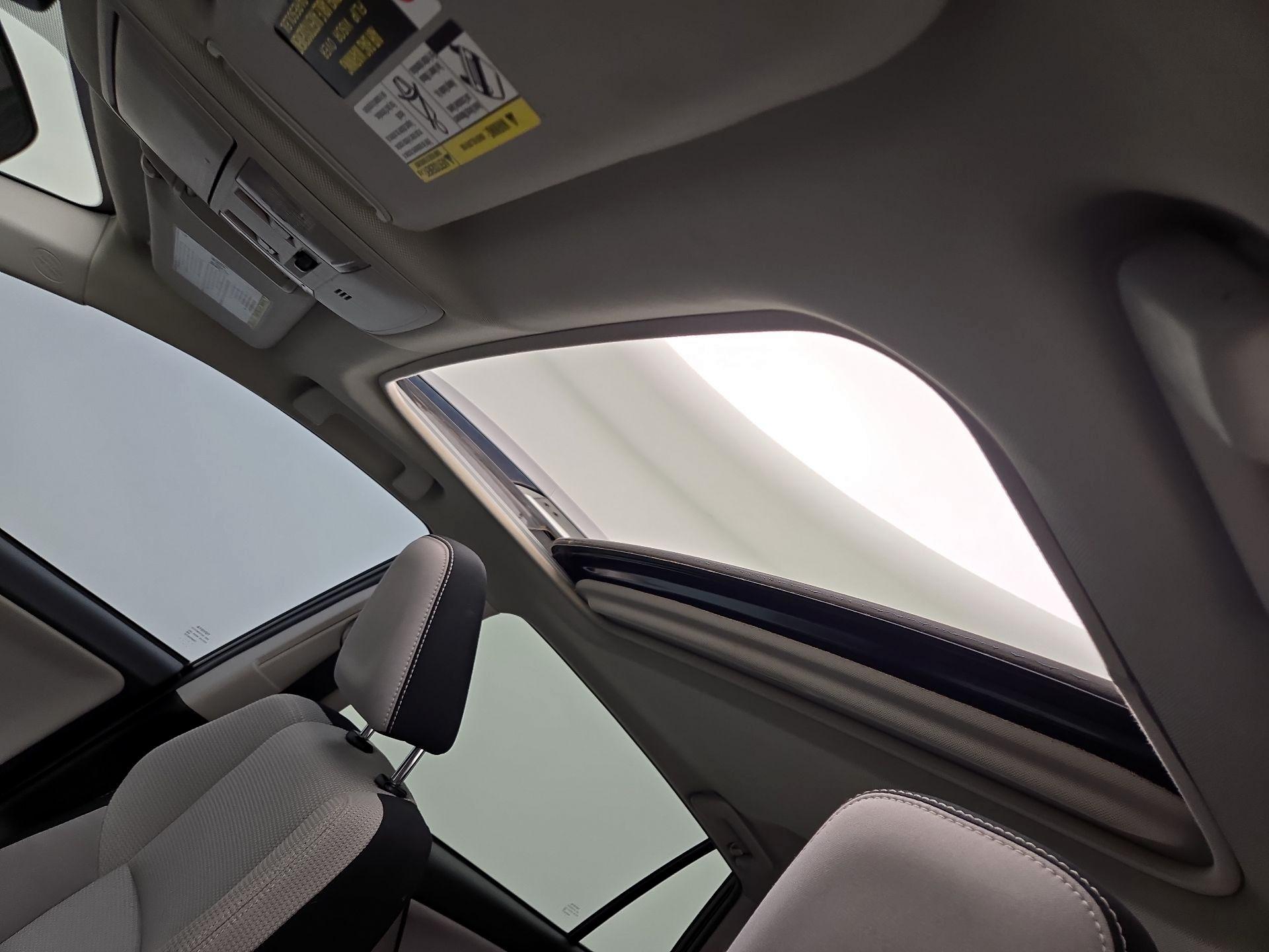 Thumbnail: 2018 Toyota RAV4 - 19
