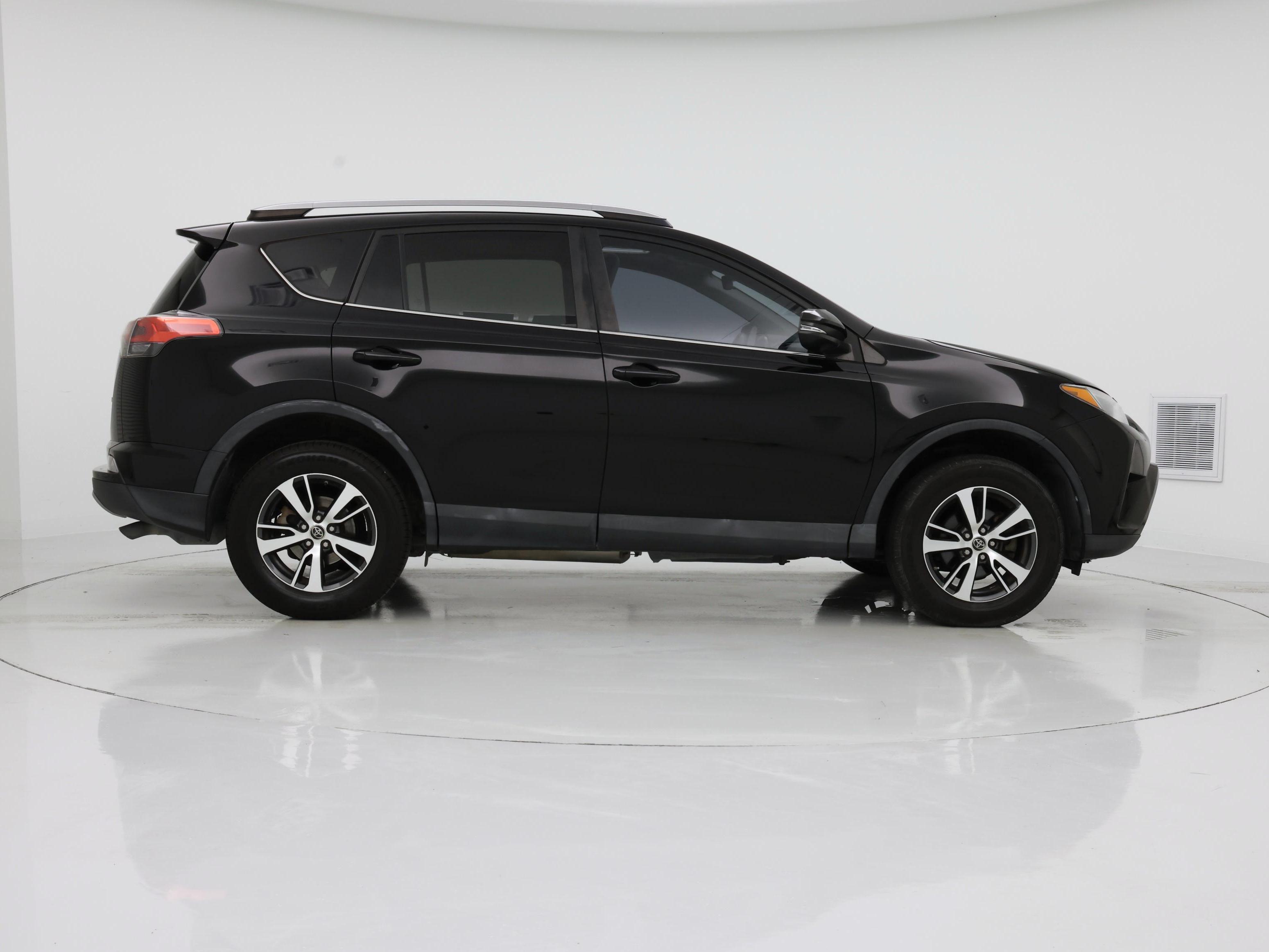 Thumbnail: 2018 Toyota RAV4 - 7