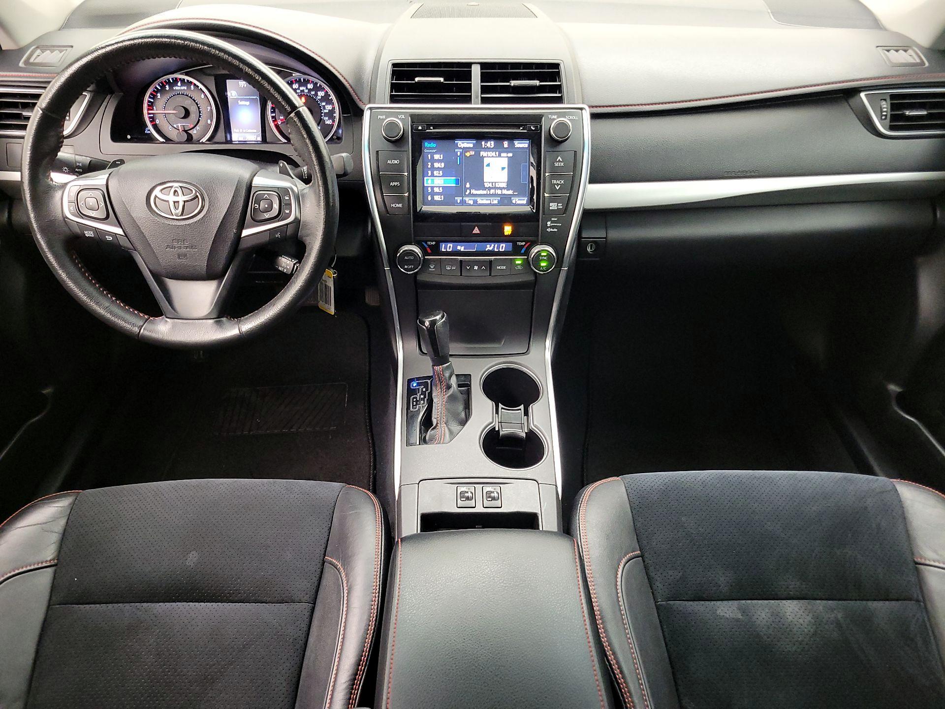 Thumbnail: 2015 Toyota Camry - 9