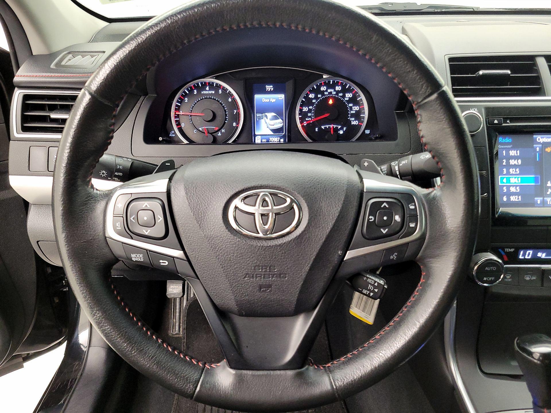 Thumbnail: 2015 Toyota Camry - 10