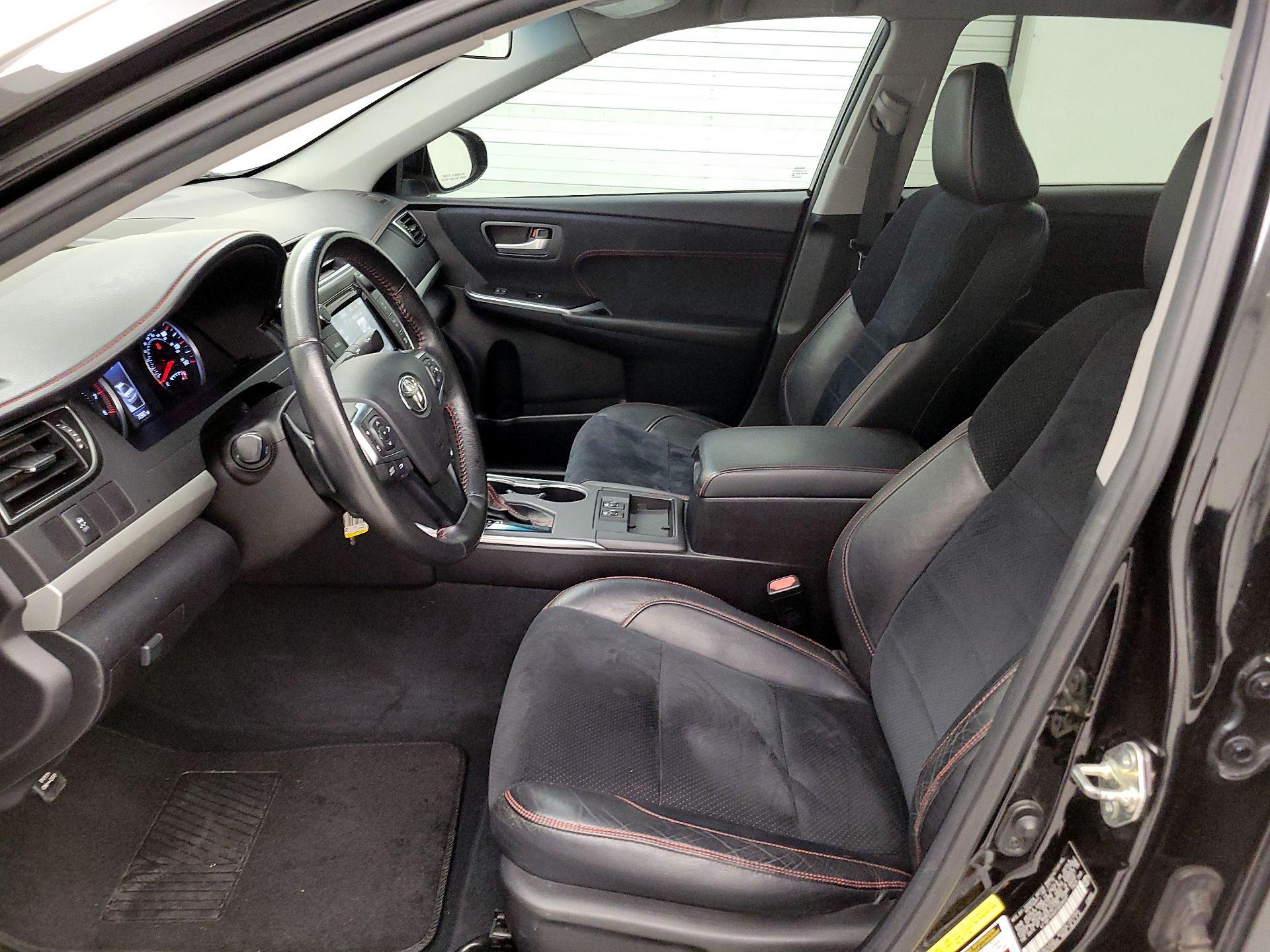 Thumbnail: 2015 Toyota Camry - 11