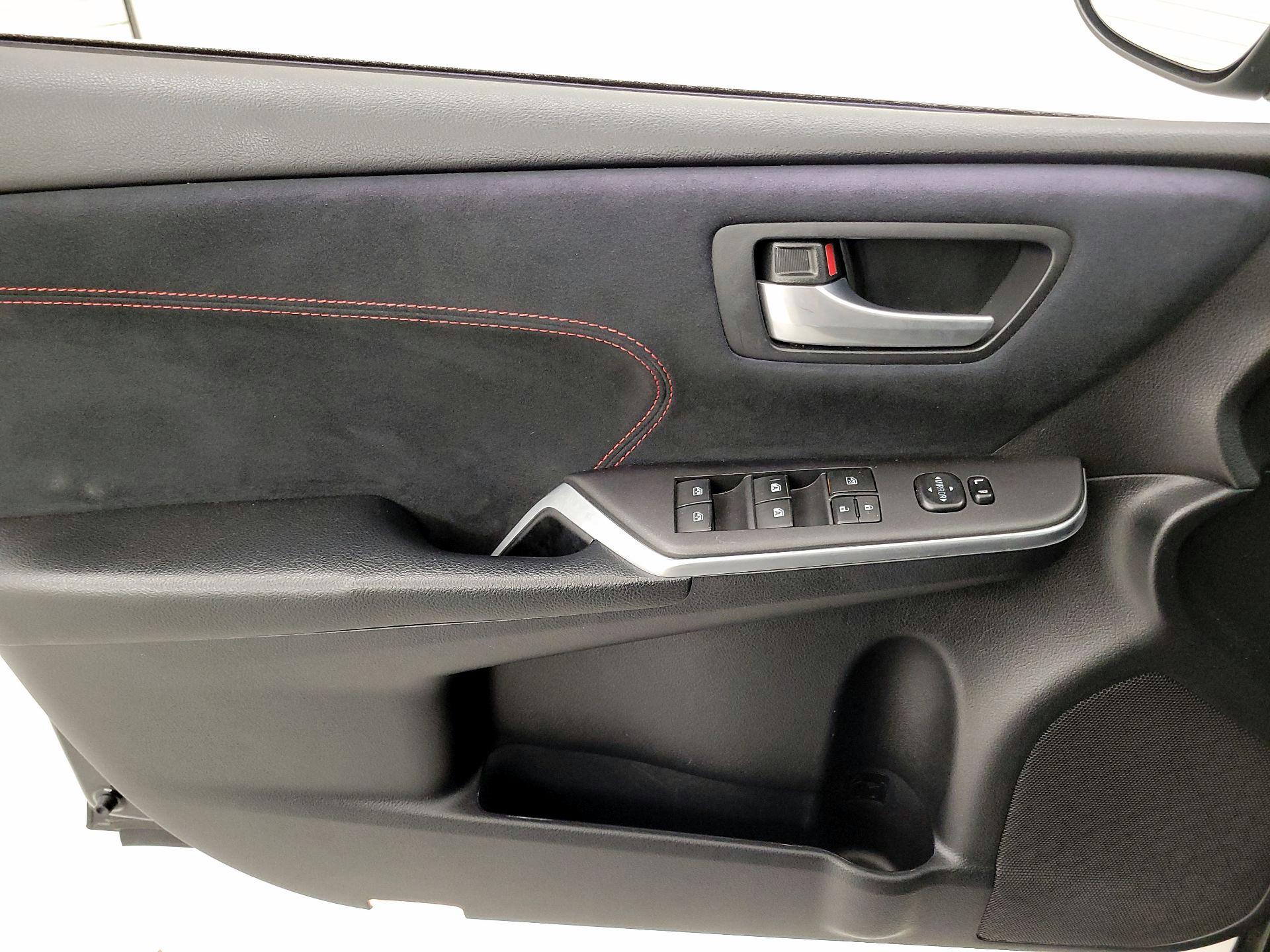Thumbnail: 2015 Toyota Camry - 12