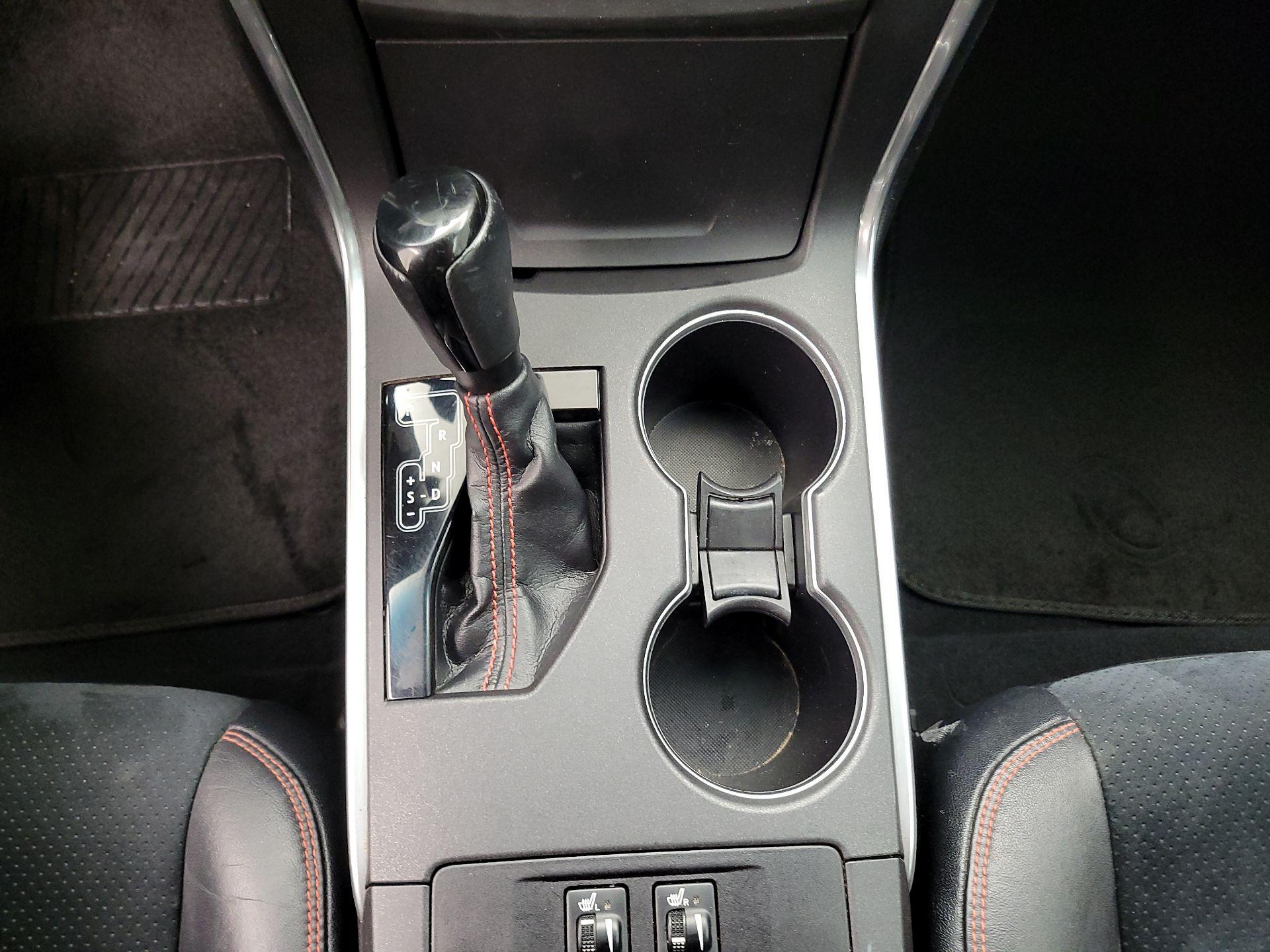 Thumbnail: 2015 Toyota Camry - 17