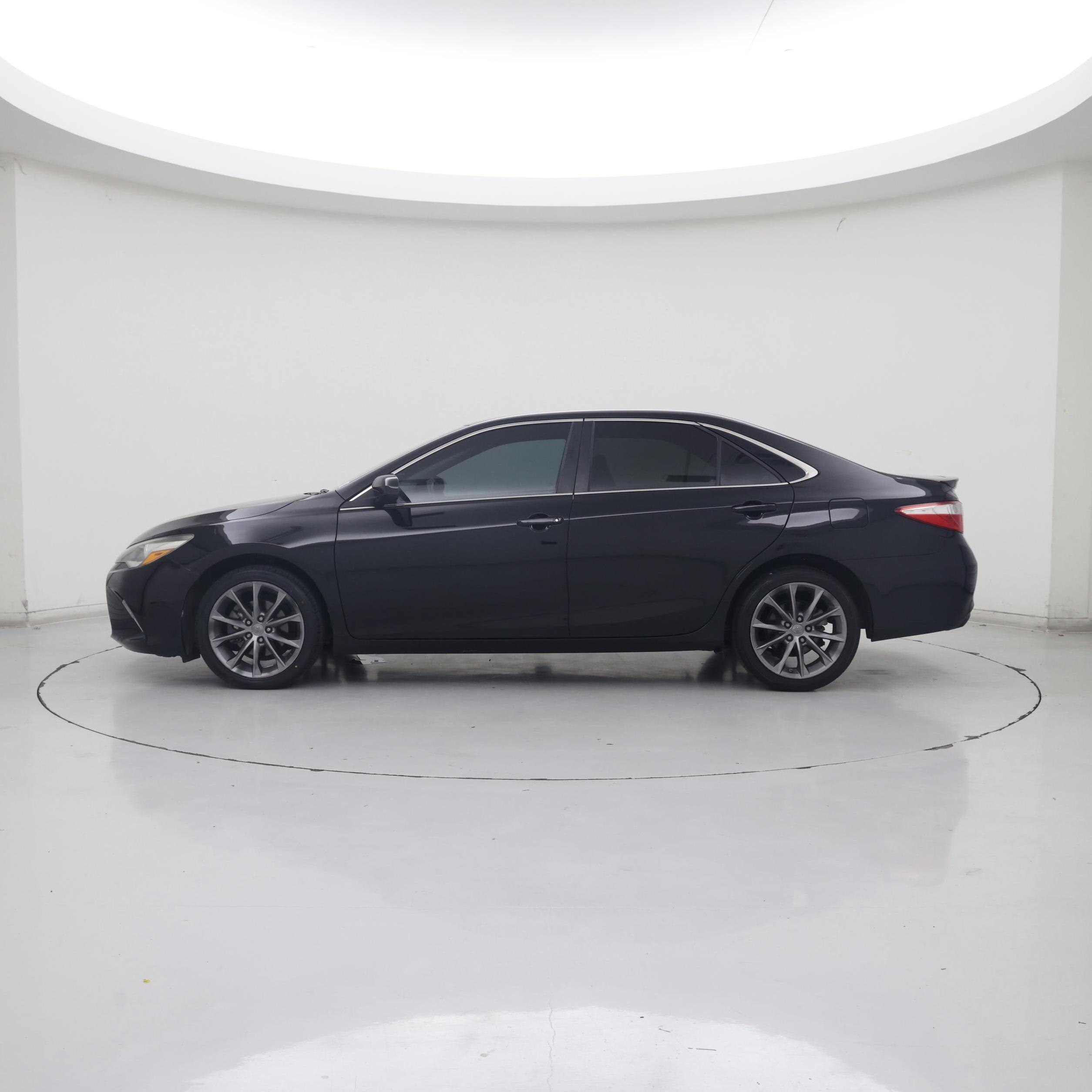 Thumbnail: 2015 Toyota Camry - 3