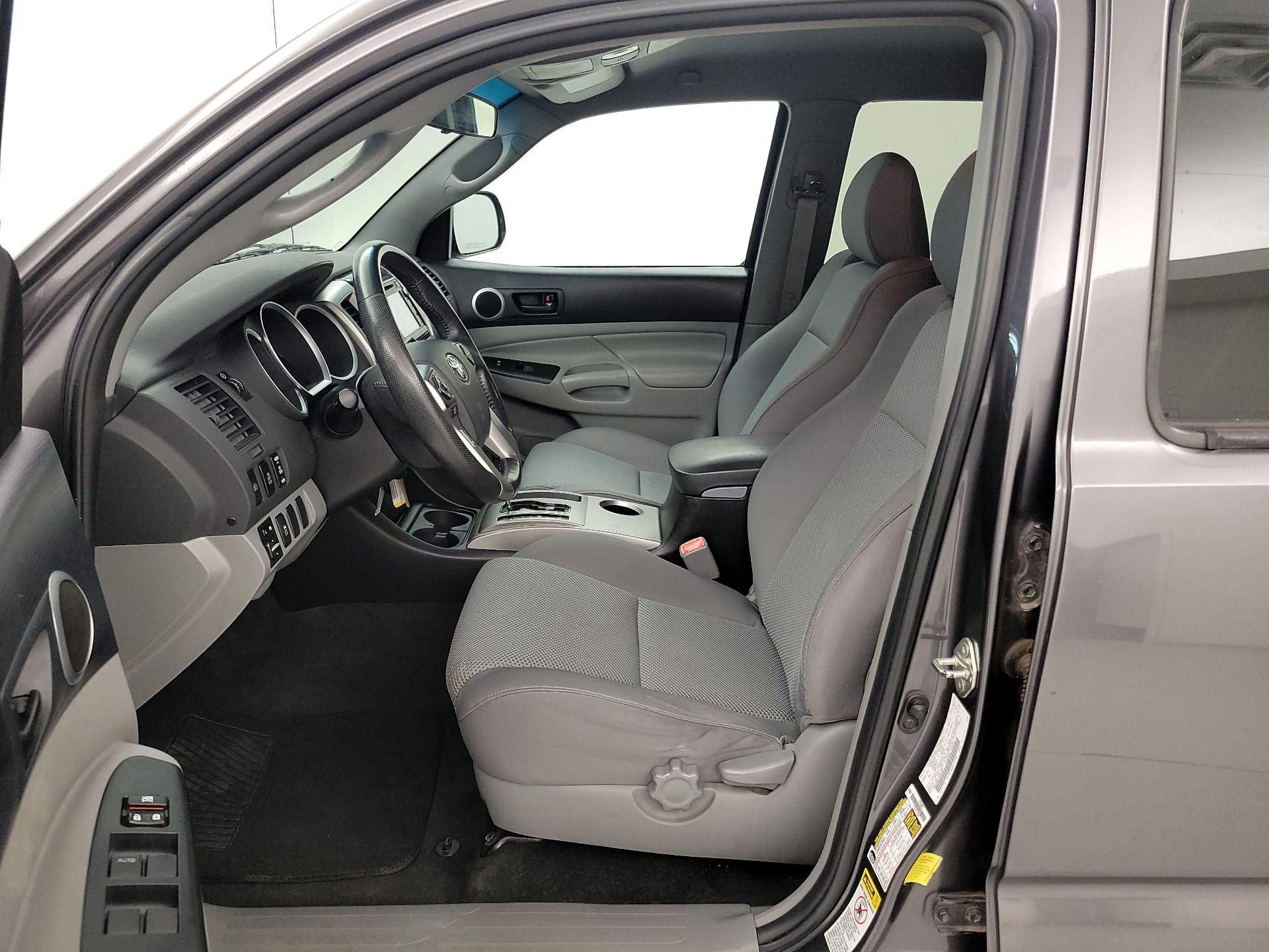 Thumbnail: 2015 Toyota Tacoma - 11