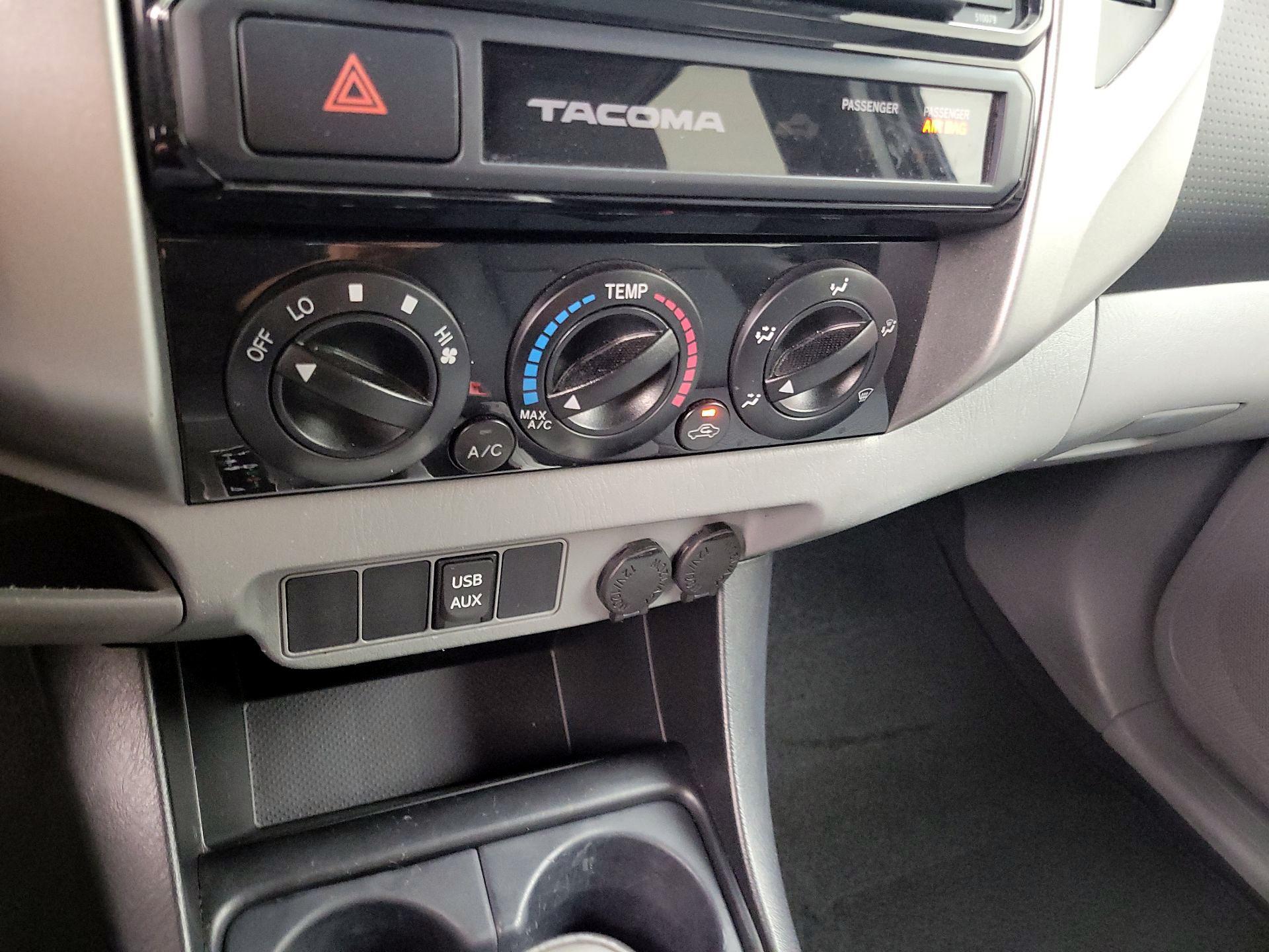Thumbnail: 2015 Toyota Tacoma - 16