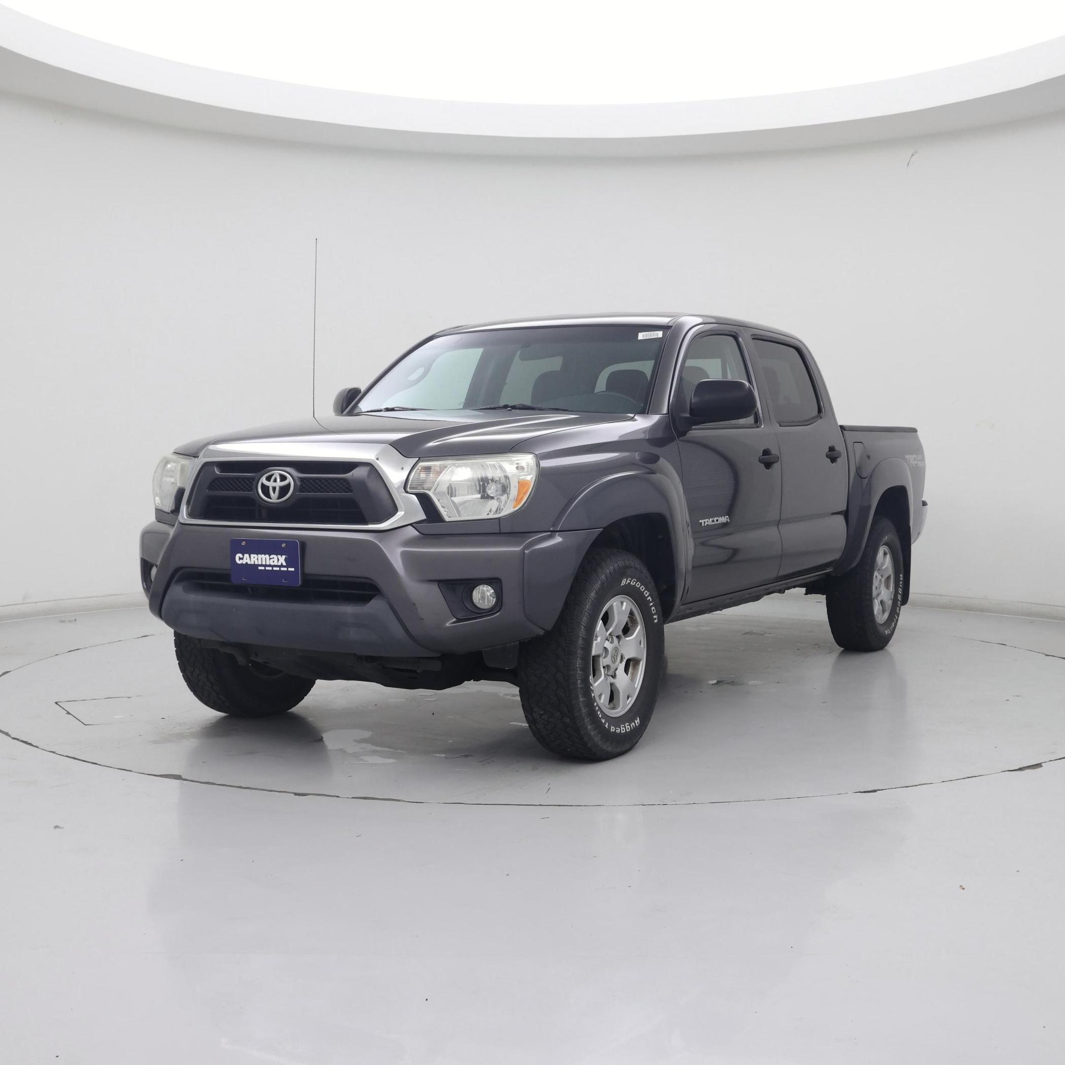 Thumbnail: 2015 Toyota Tacoma - 4