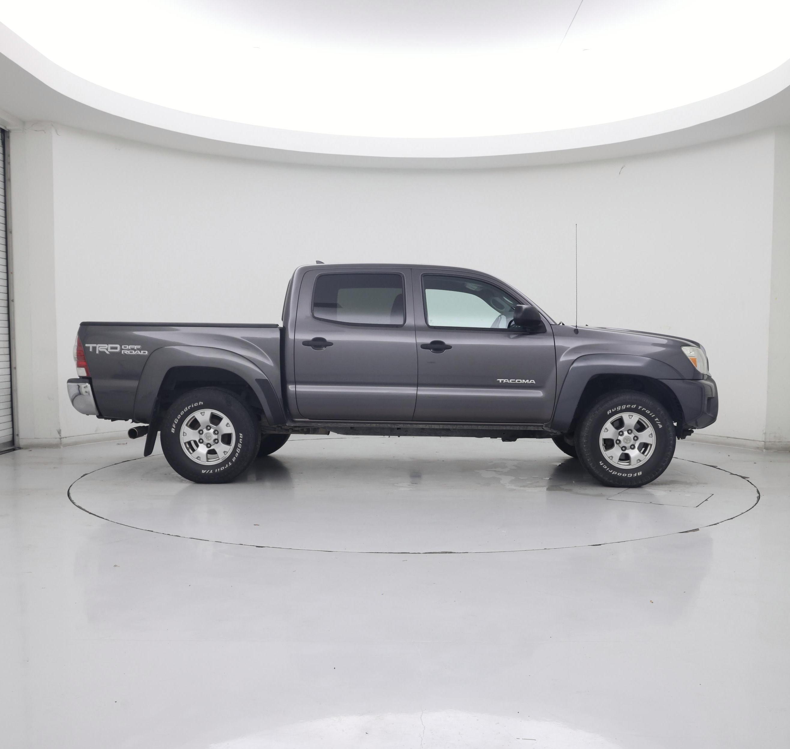 Thumbnail: 2015 Toyota Tacoma - 7