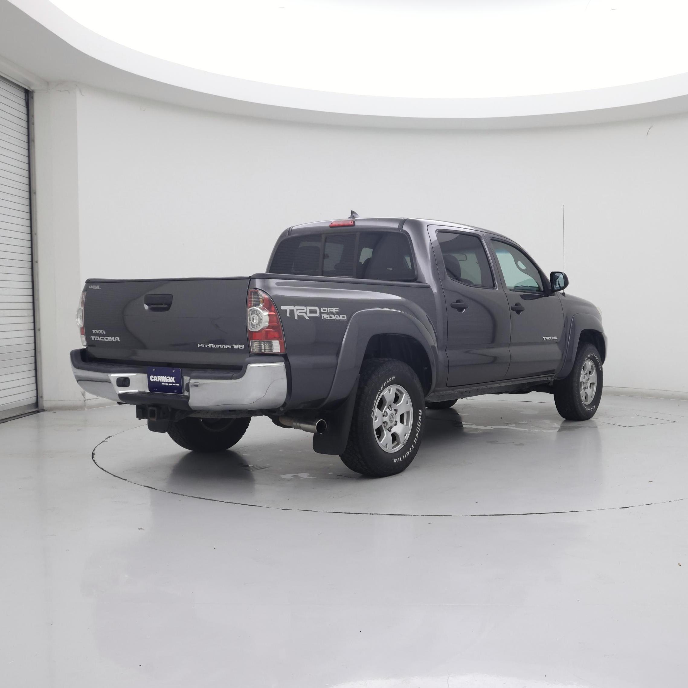 Thumbnail: 2015 Toyota Tacoma - 8