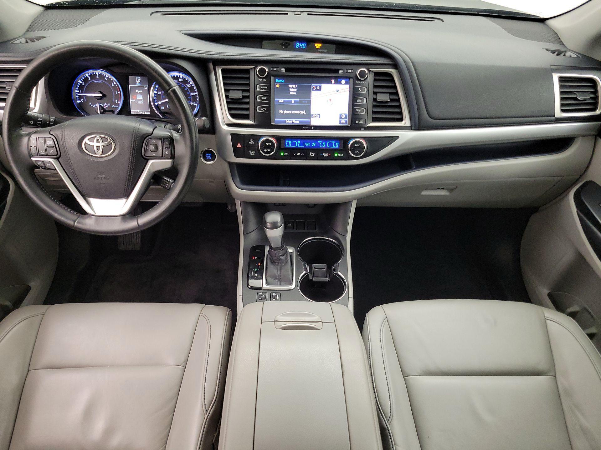Thumbnail: 2015 Toyota Highlander - 9