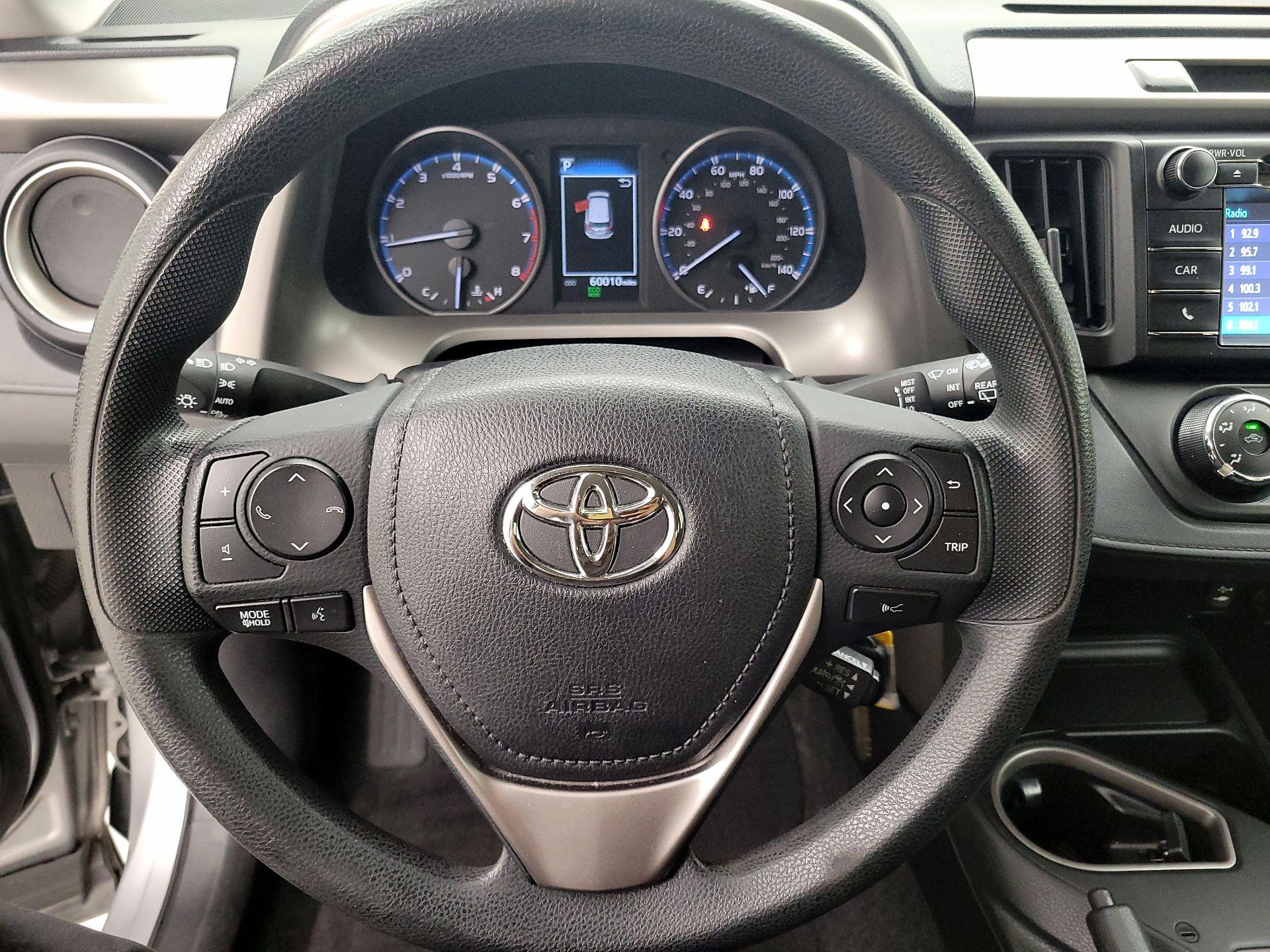 Thumbnail: 2017 Toyota RAV4 - 10