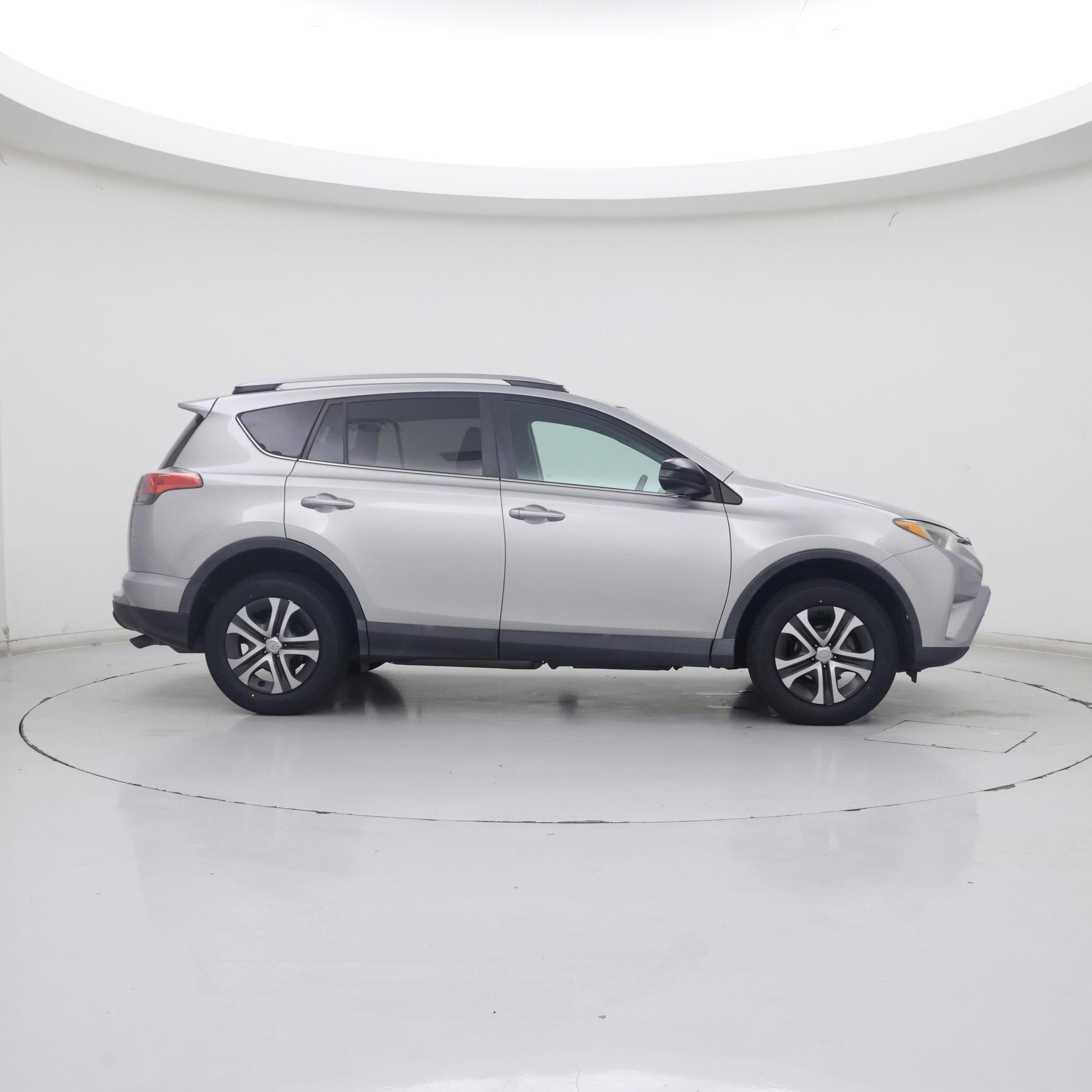 Thumbnail: 2017 Toyota RAV4 - 7