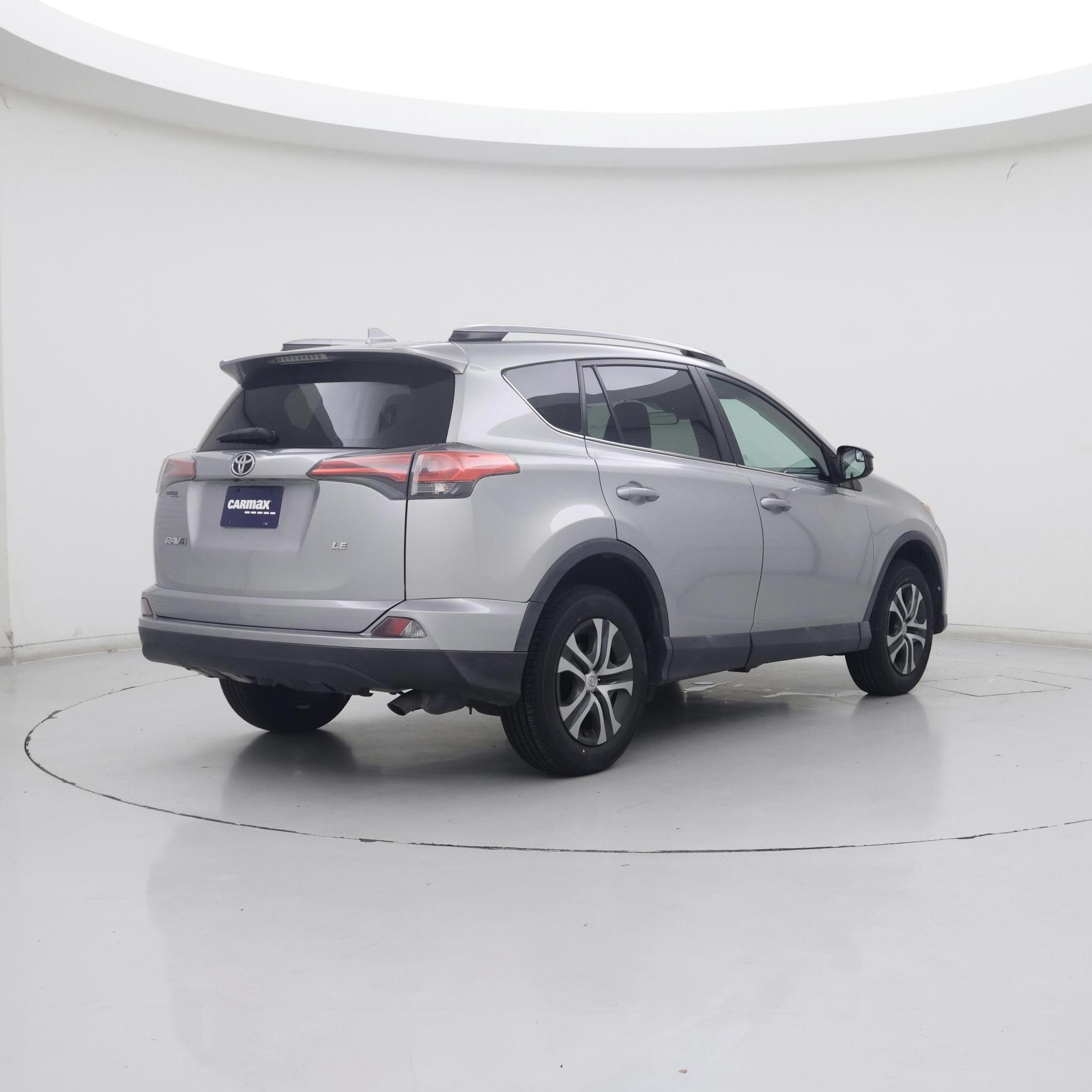 Thumbnail: 2017 Toyota RAV4 - 8