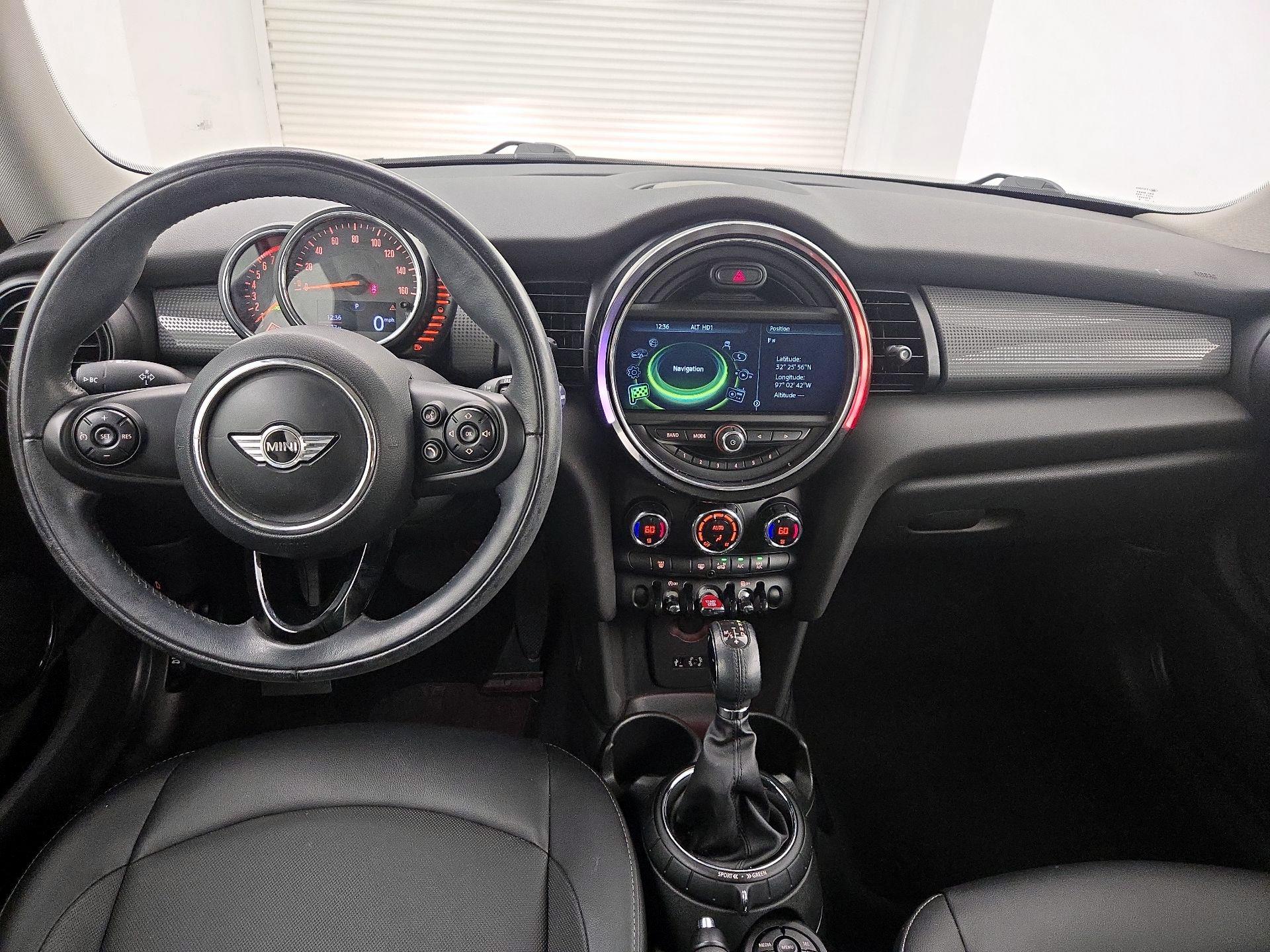 Thumbnail: 2015 MINI Cooper Hardtop - 9