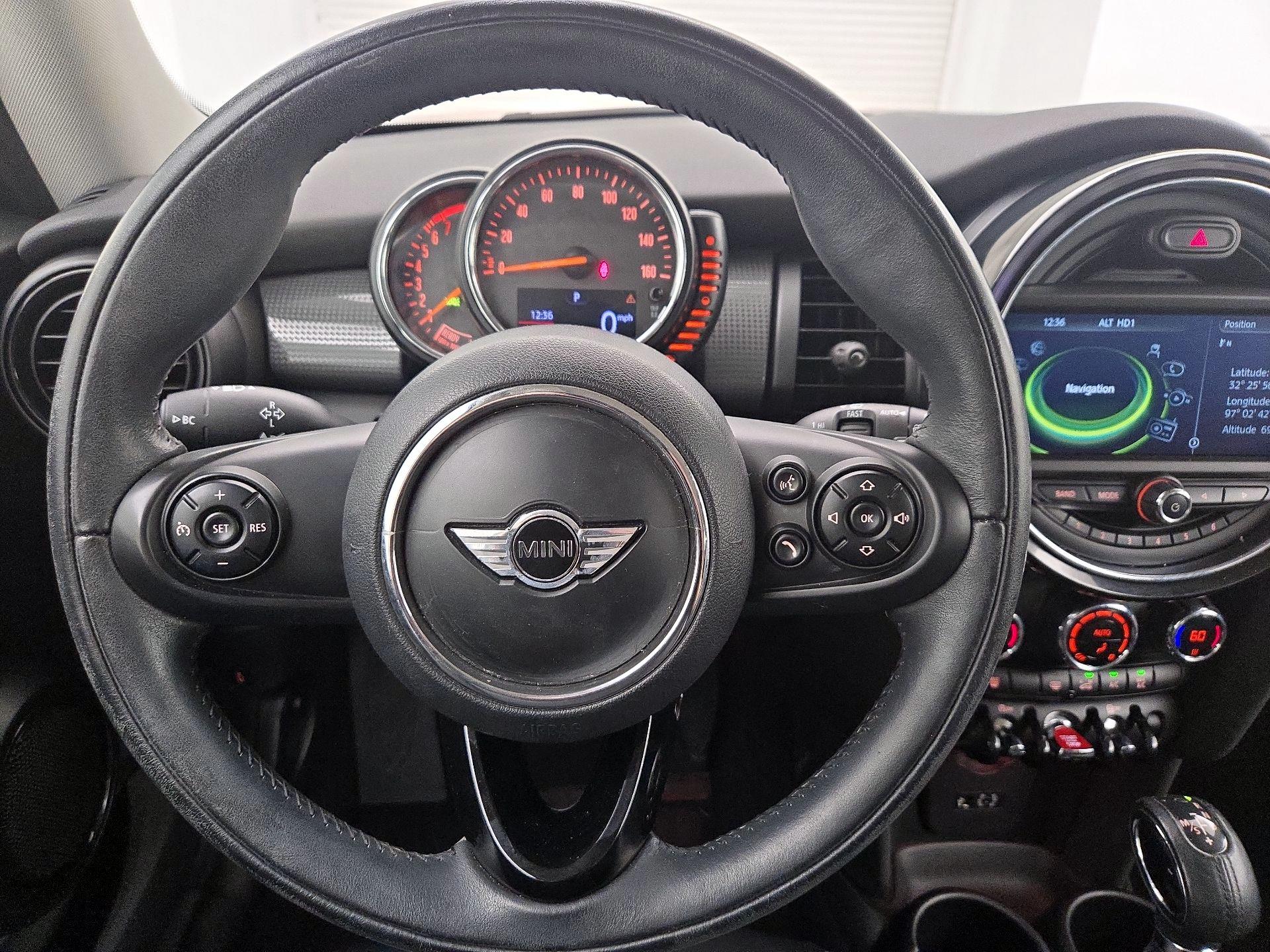 Thumbnail: 2015 MINI Cooper Hardtop - 10