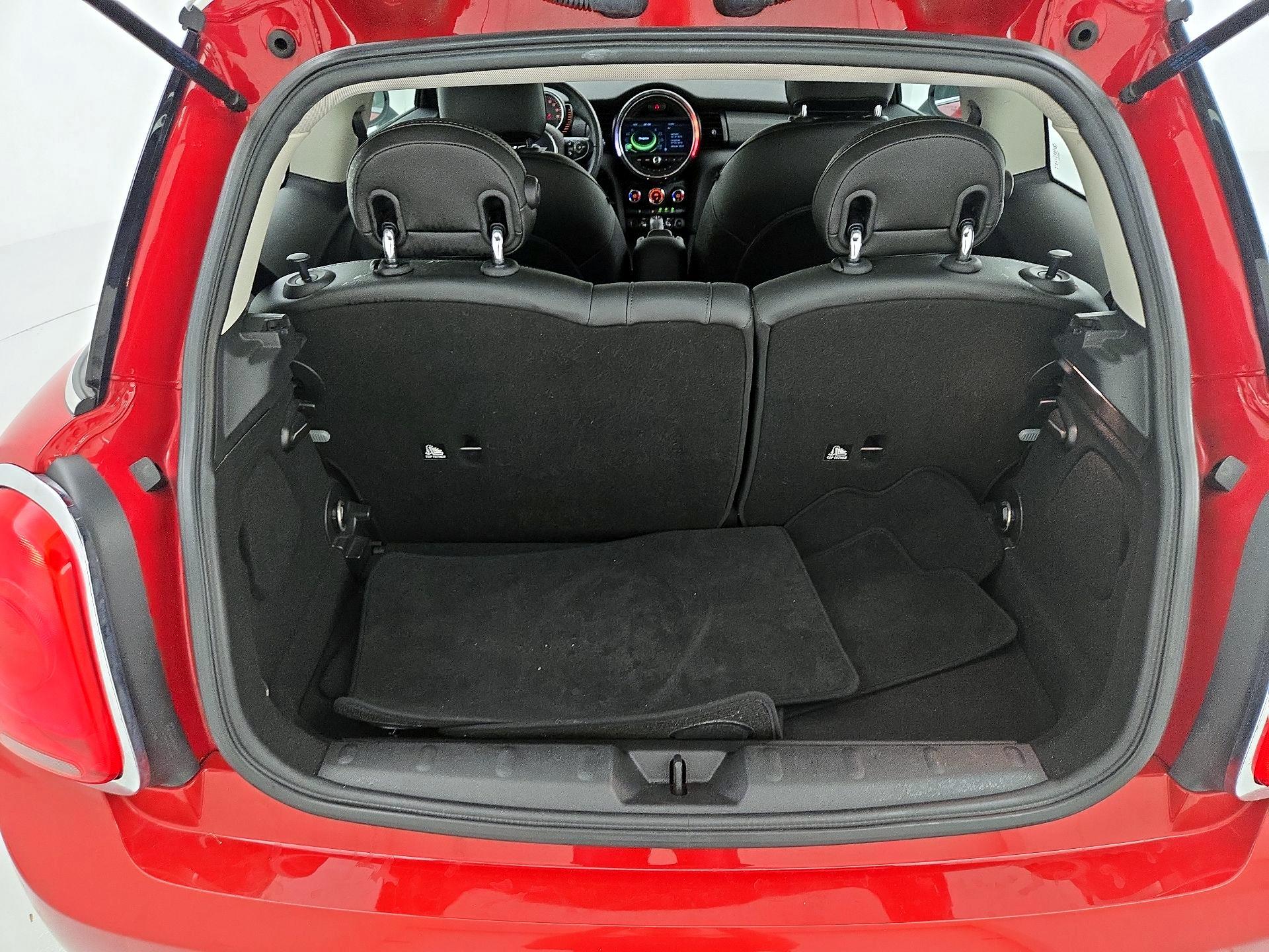 Thumbnail: 2015 MINI Cooper Hardtop - 20