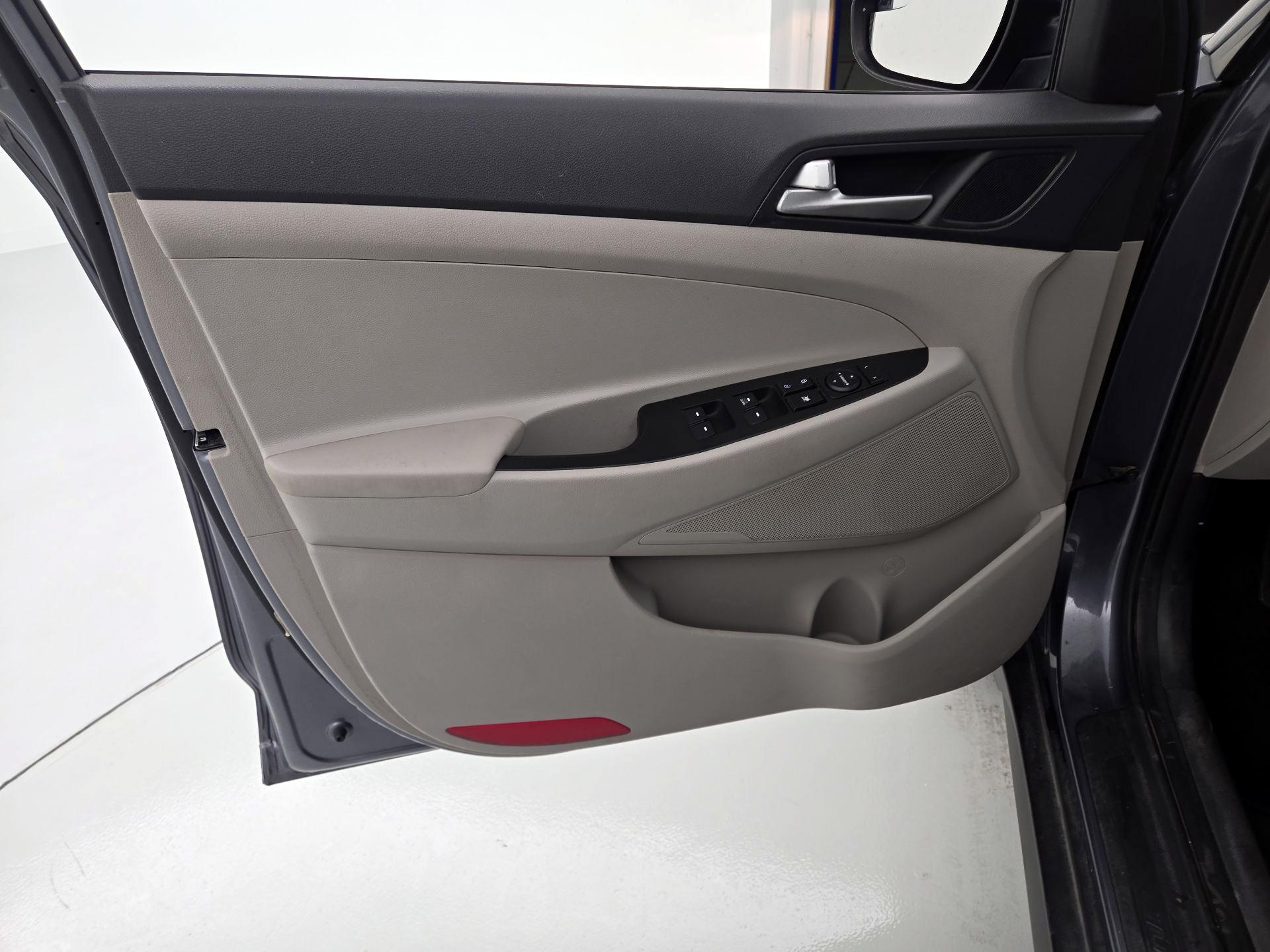 Thumbnail: 2019 Hyundai Tucson - 12