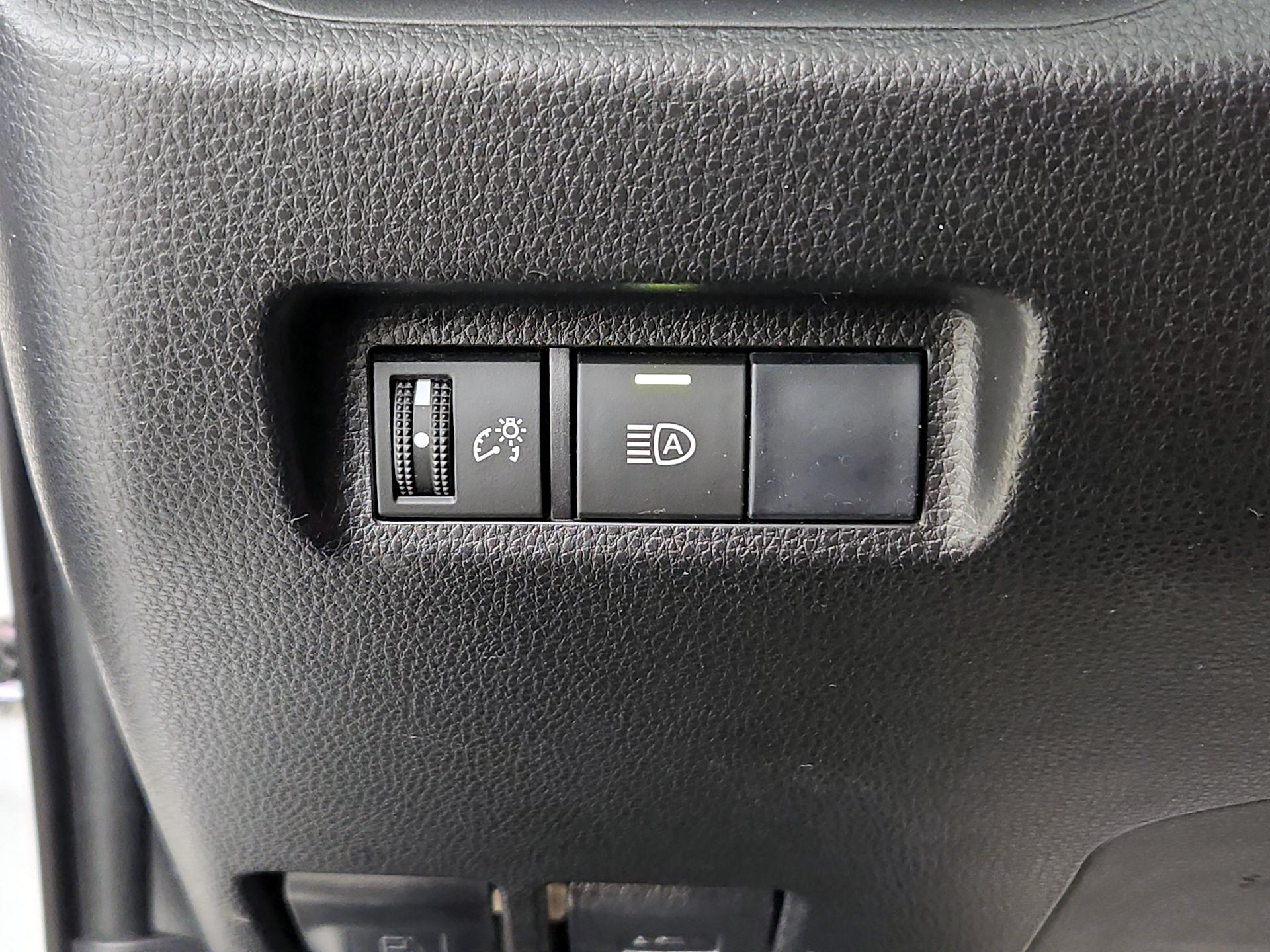 Thumbnail: 2019 Toyota RAV4 - 13