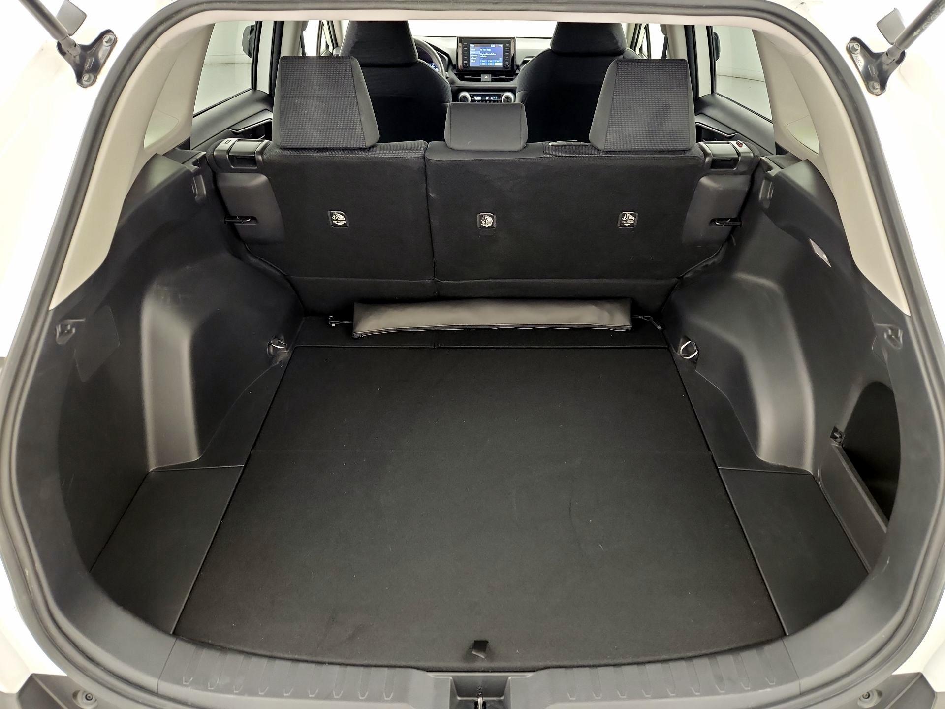 Thumbnail: 2019 Toyota RAV4 - 20