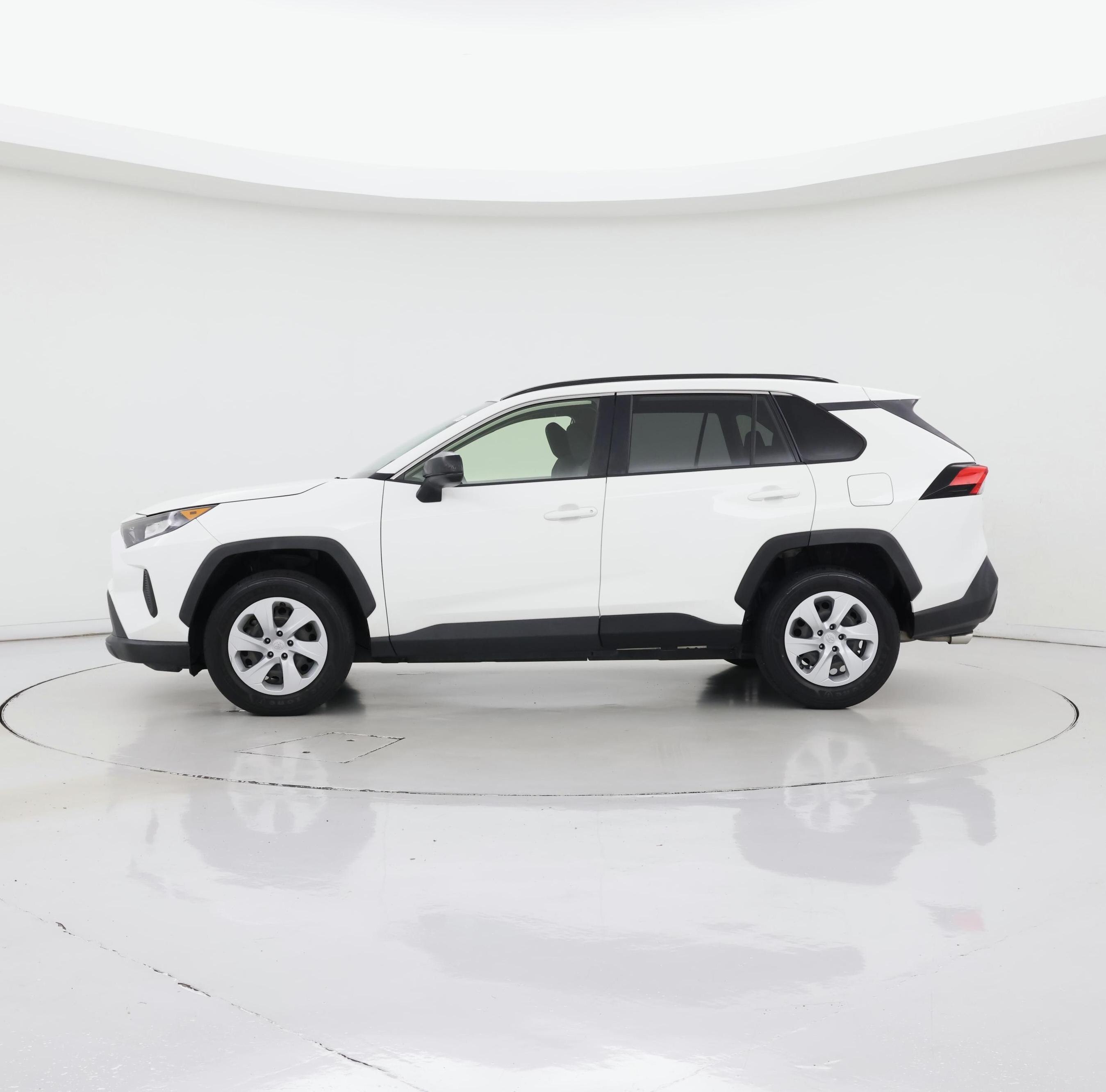 Thumbnail: 2019 Toyota RAV4 - 3