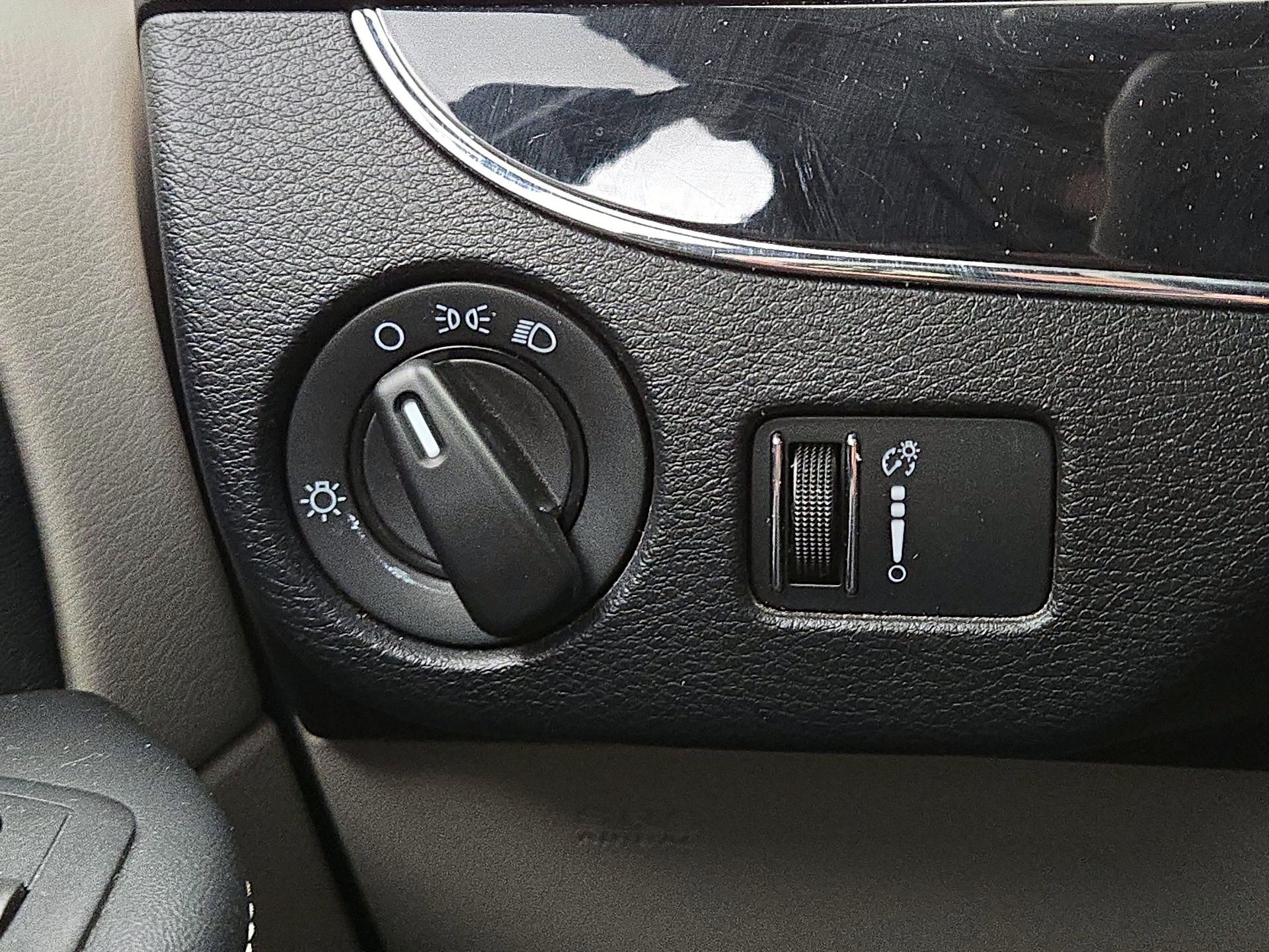 Thumbnail: 2016 Dodge Grand Caravan - 13