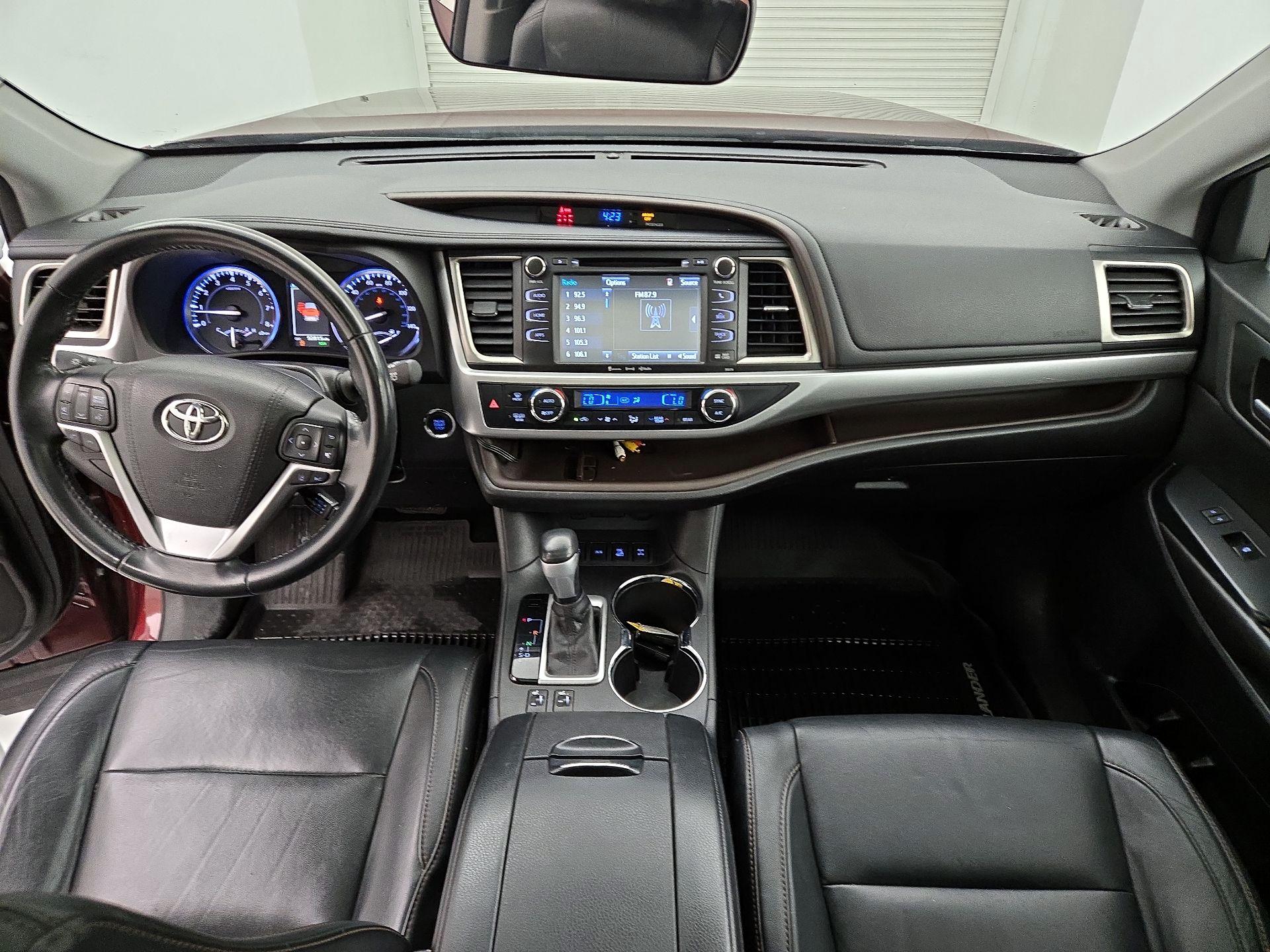 Thumbnail: 2017 Toyota Highlander - 9