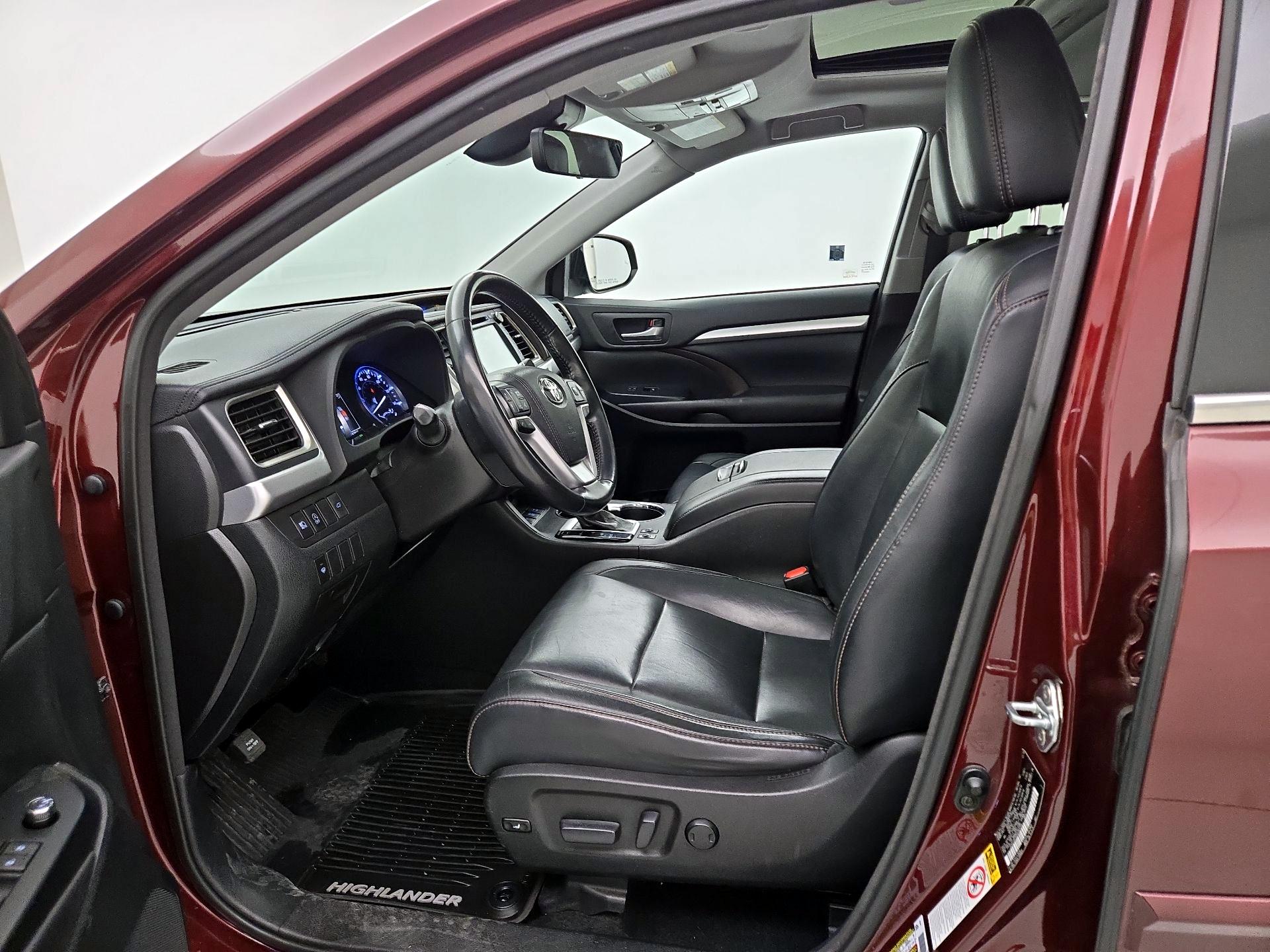 Thumbnail: 2017 Toyota Highlander - 11