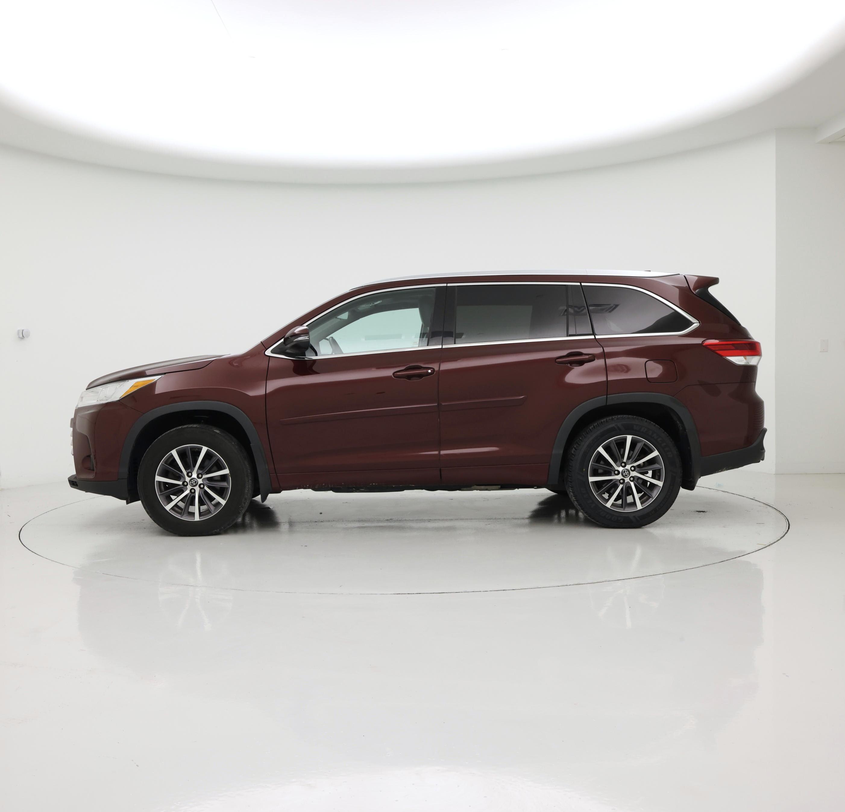 Thumbnail: 2017 Toyota Highlander - 3