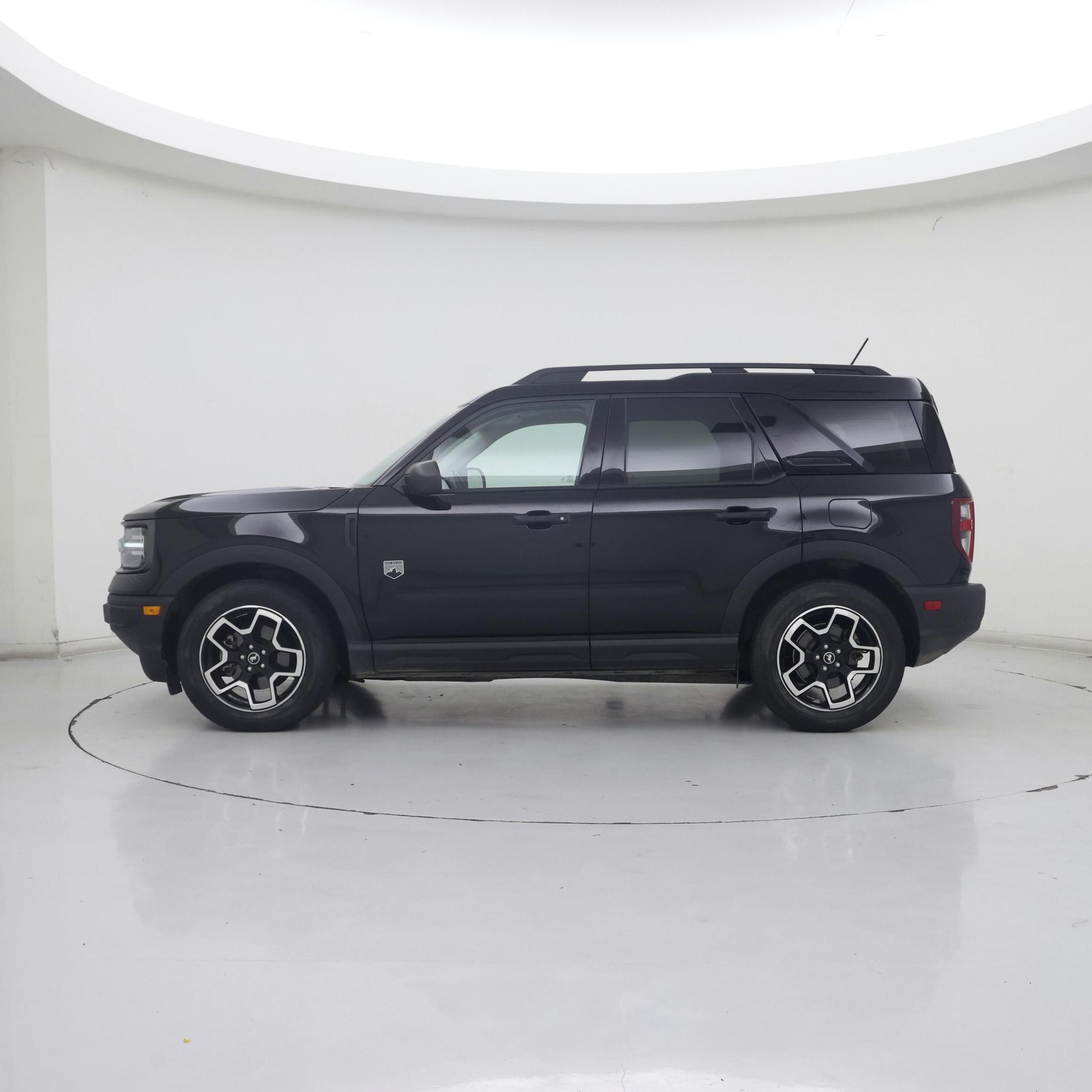 Thumbnail: 2021 Ford Bronco Sport - 3