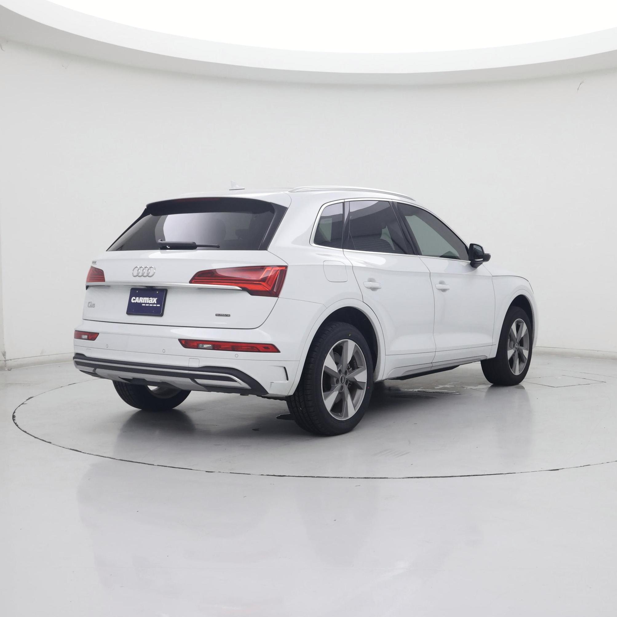 Thumbnail: 2023 Audi Q5 - 8