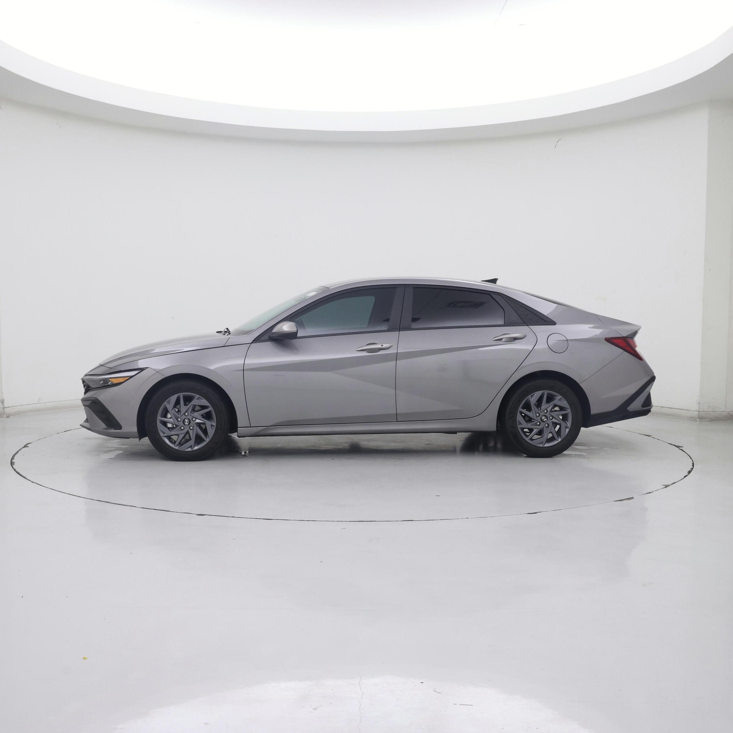 Thumbnail: 2024 Hyundai Elantra - 3