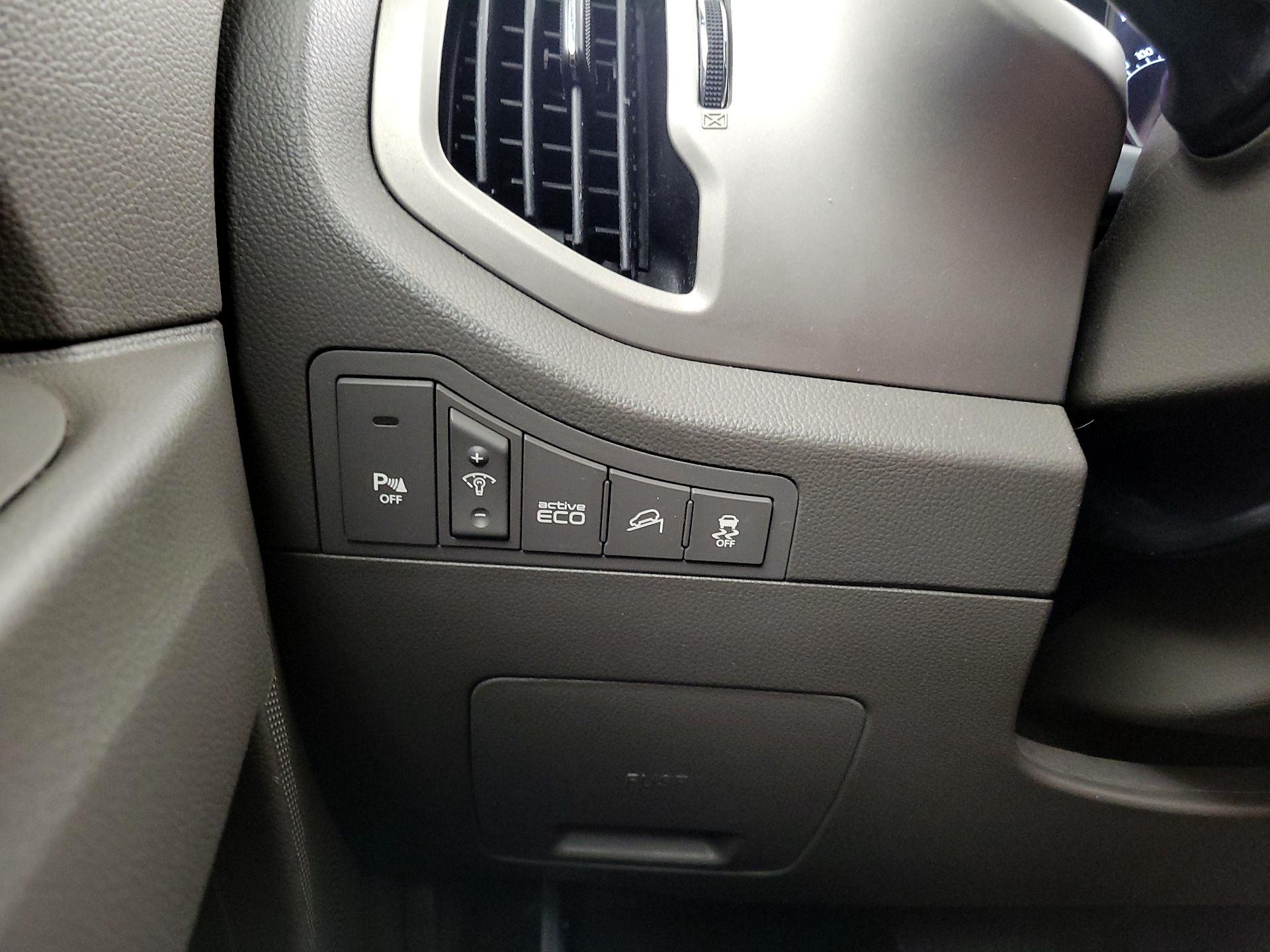 Thumbnail: 2014 Kia Sportage - 13