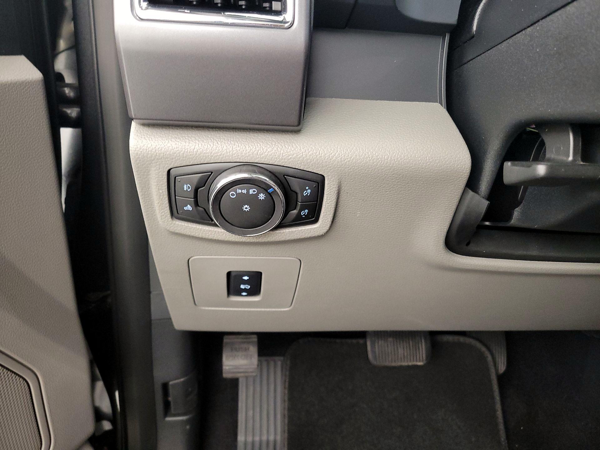 Thumbnail: 2015 Ford F-150 - 13