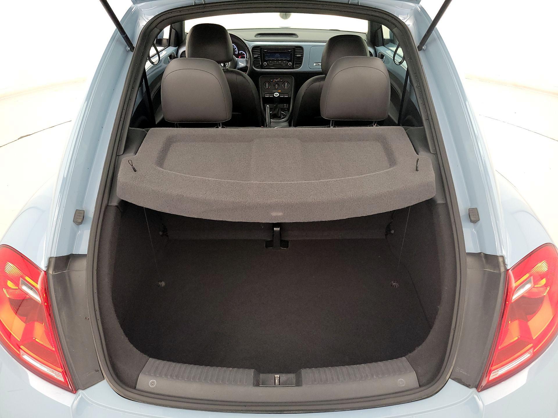 Thumbnail: 2013 Volkswagen Beetle - 19