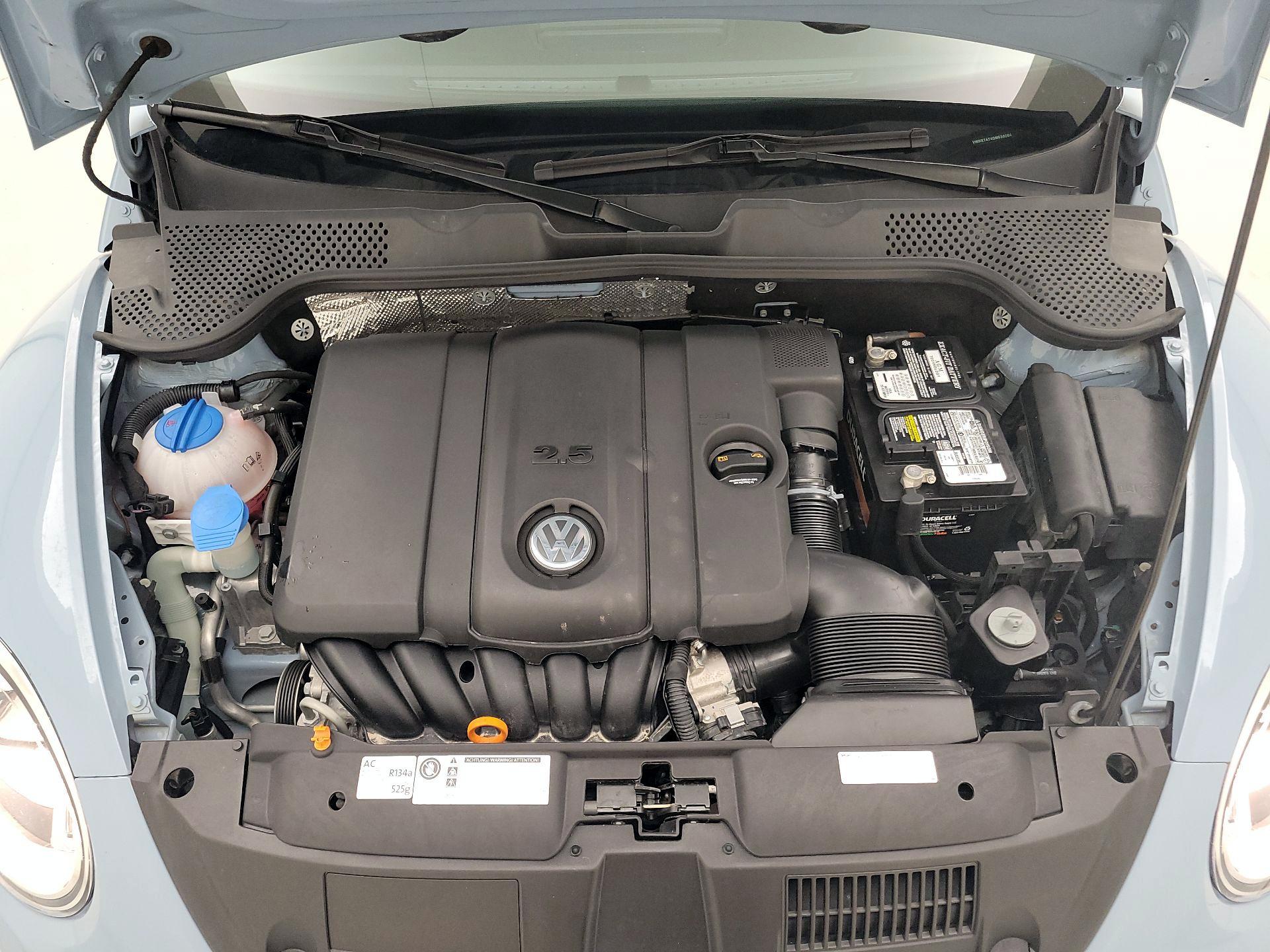 Thumbnail: 2013 Volkswagen Beetle - 20