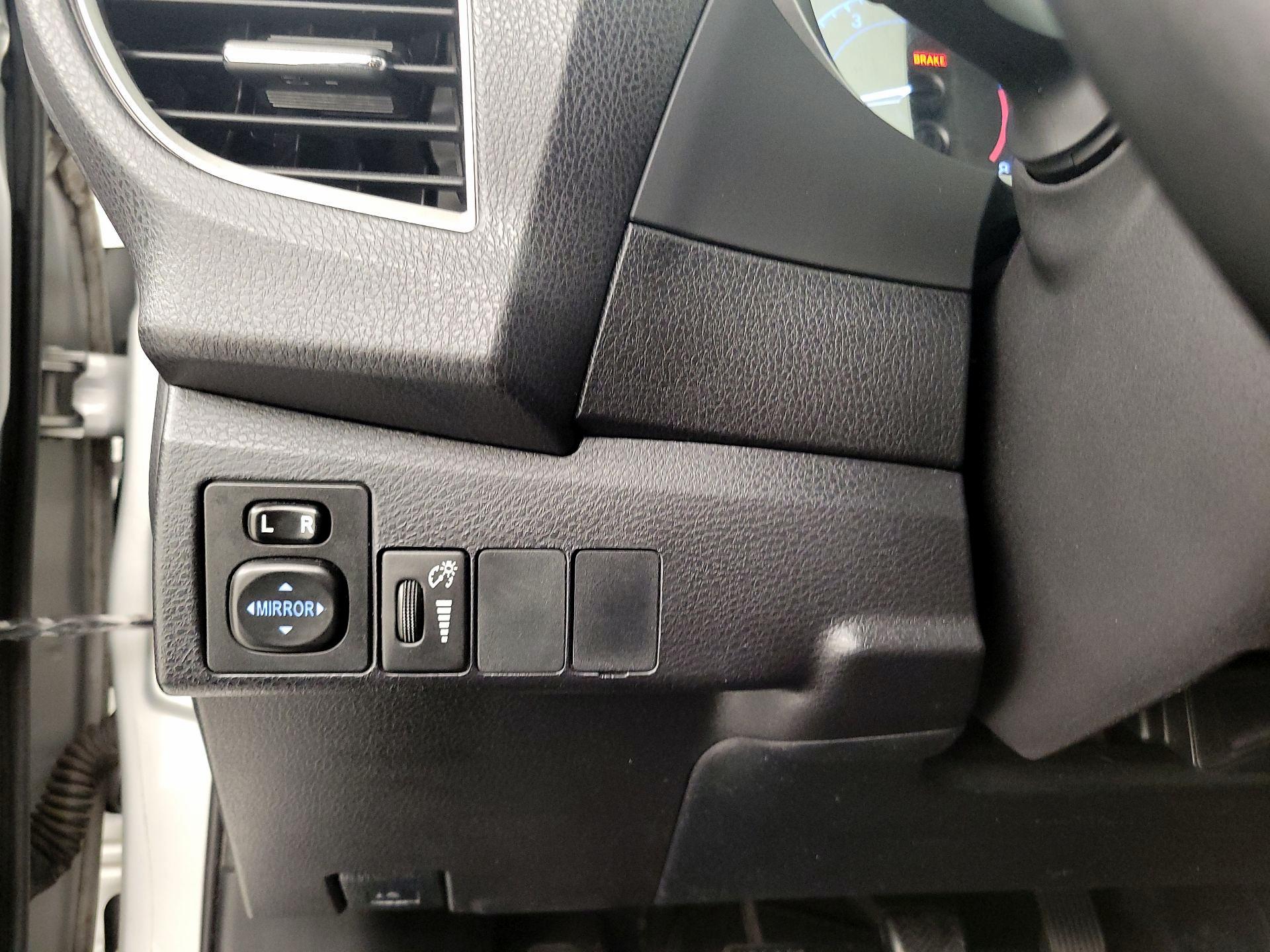 Thumbnail: 2016 Toyota Corolla - 13