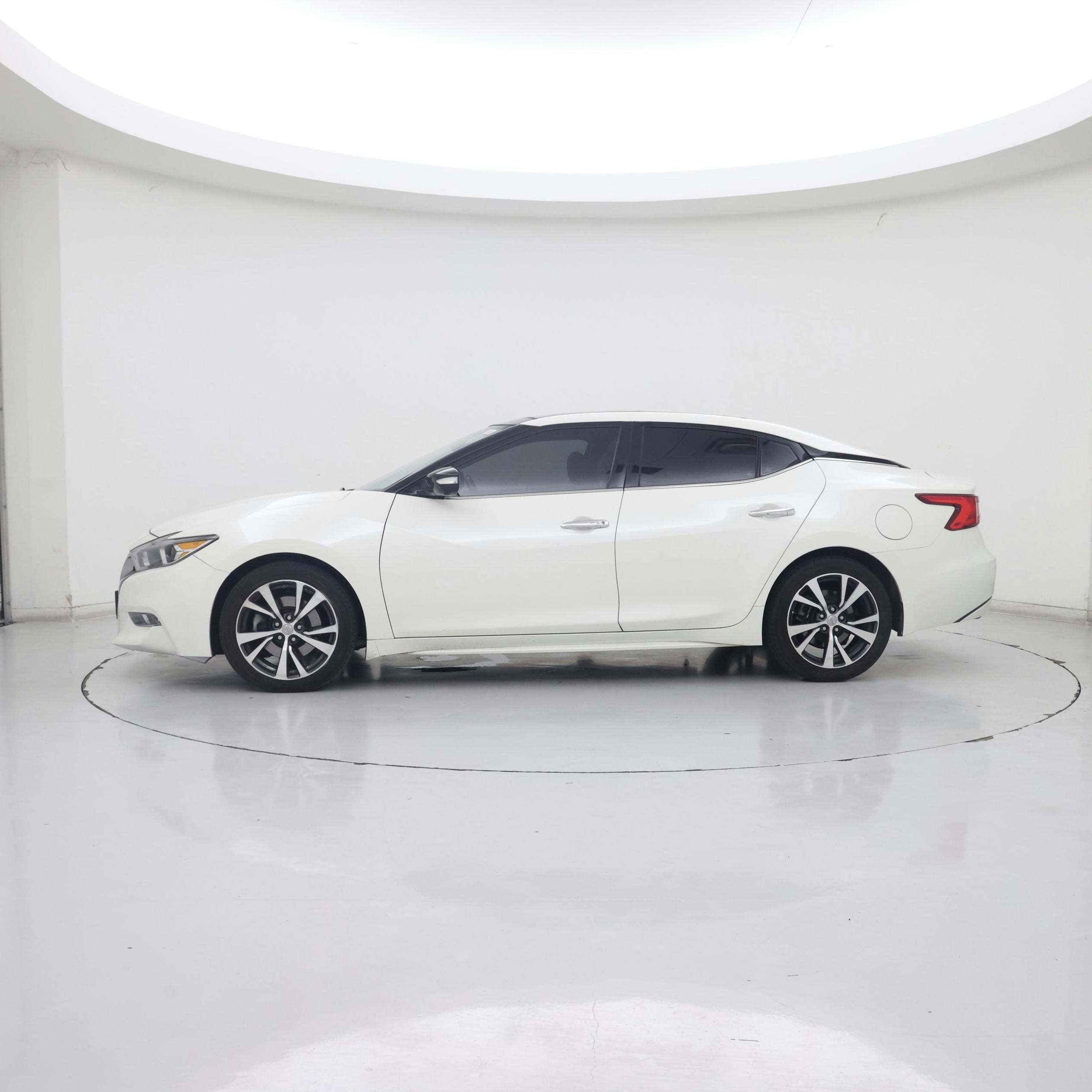 Thumbnail: 2017 Nissan Maxima - 3
